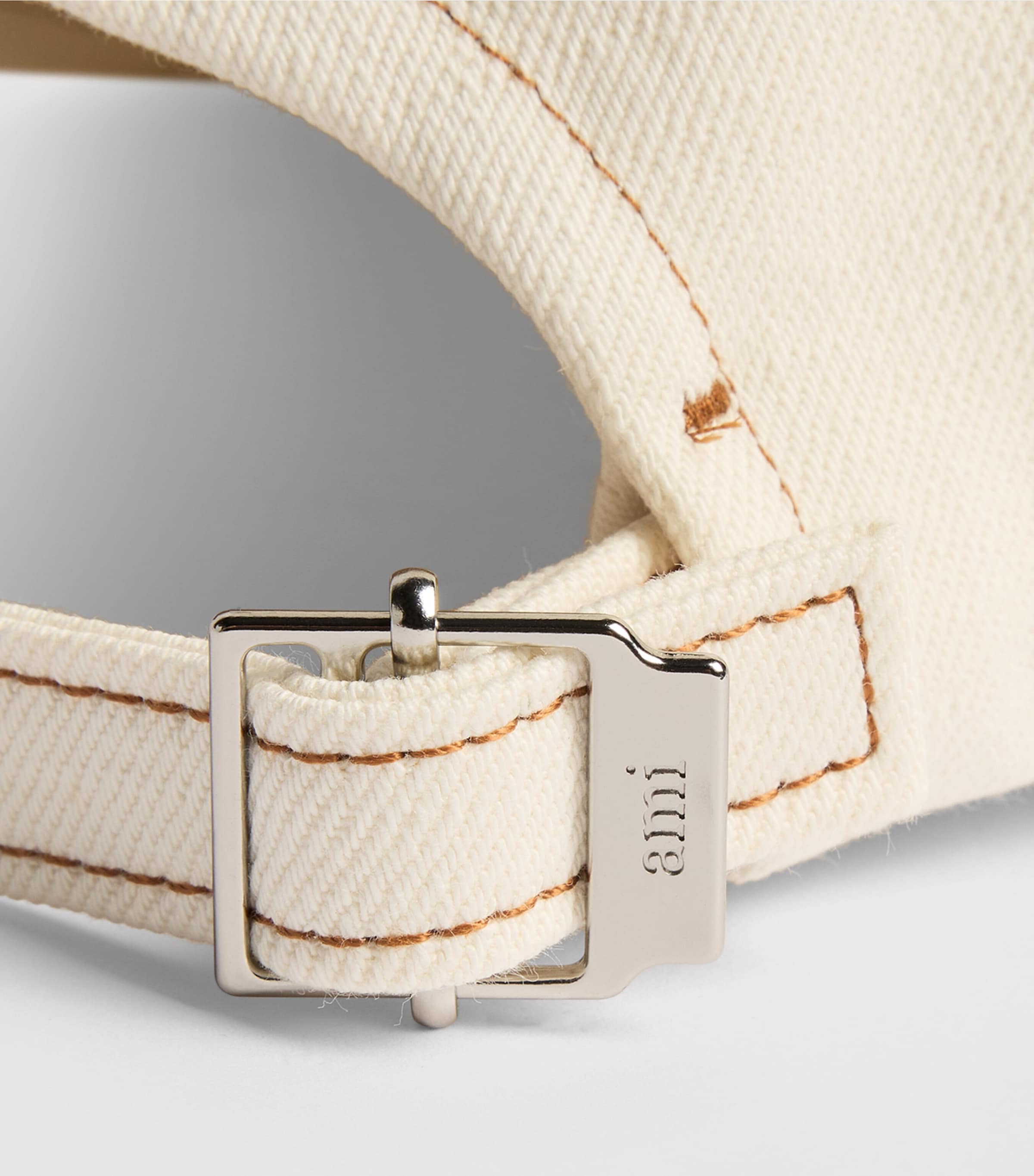 AMI Paris Ami de Coeur Cap Blanc Creme Image 5