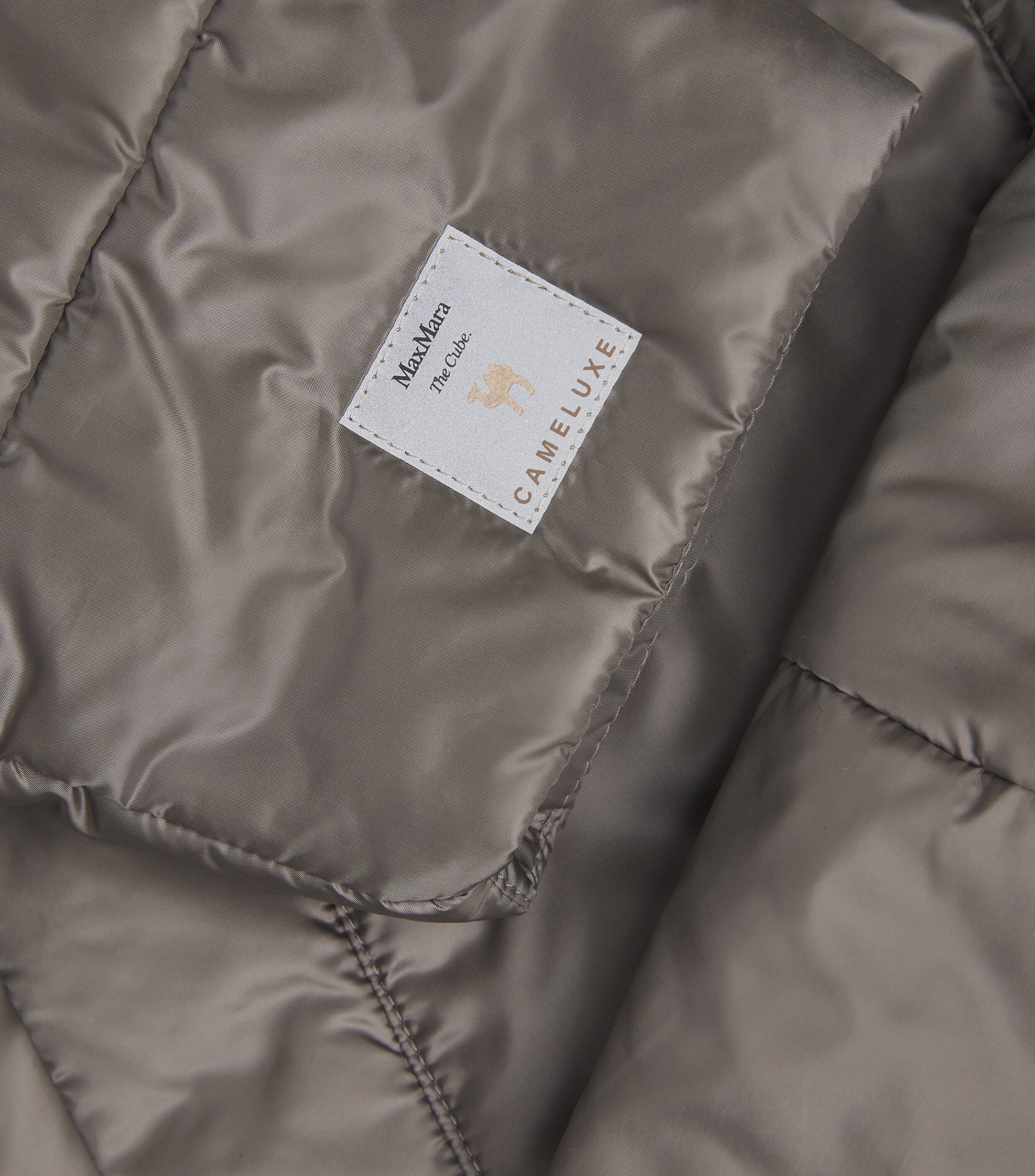 The Cube Hooded Puffer Jacket DARK GREY Image 5