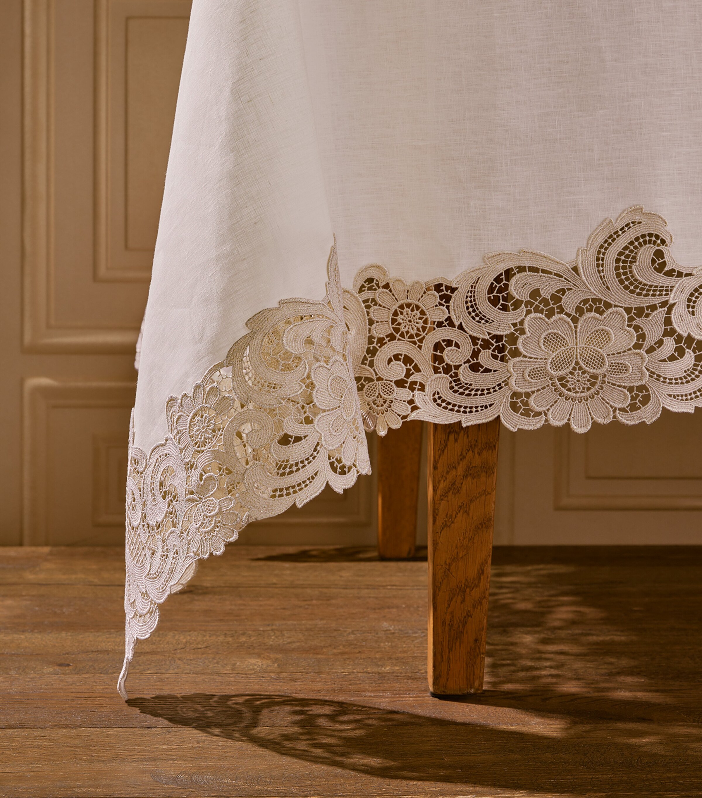 WEISSFEE Linen Paradise Tablecloth (180cm x 375cm) Snow Gold Image 3