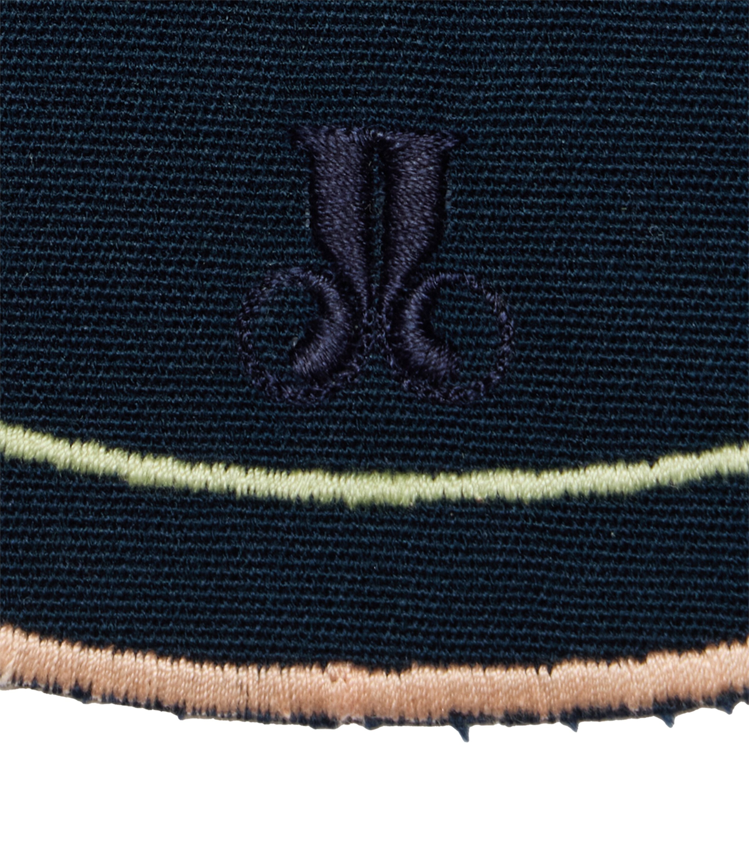 Set of 2 Medallion Placemats (43cm) NAVY Image 2