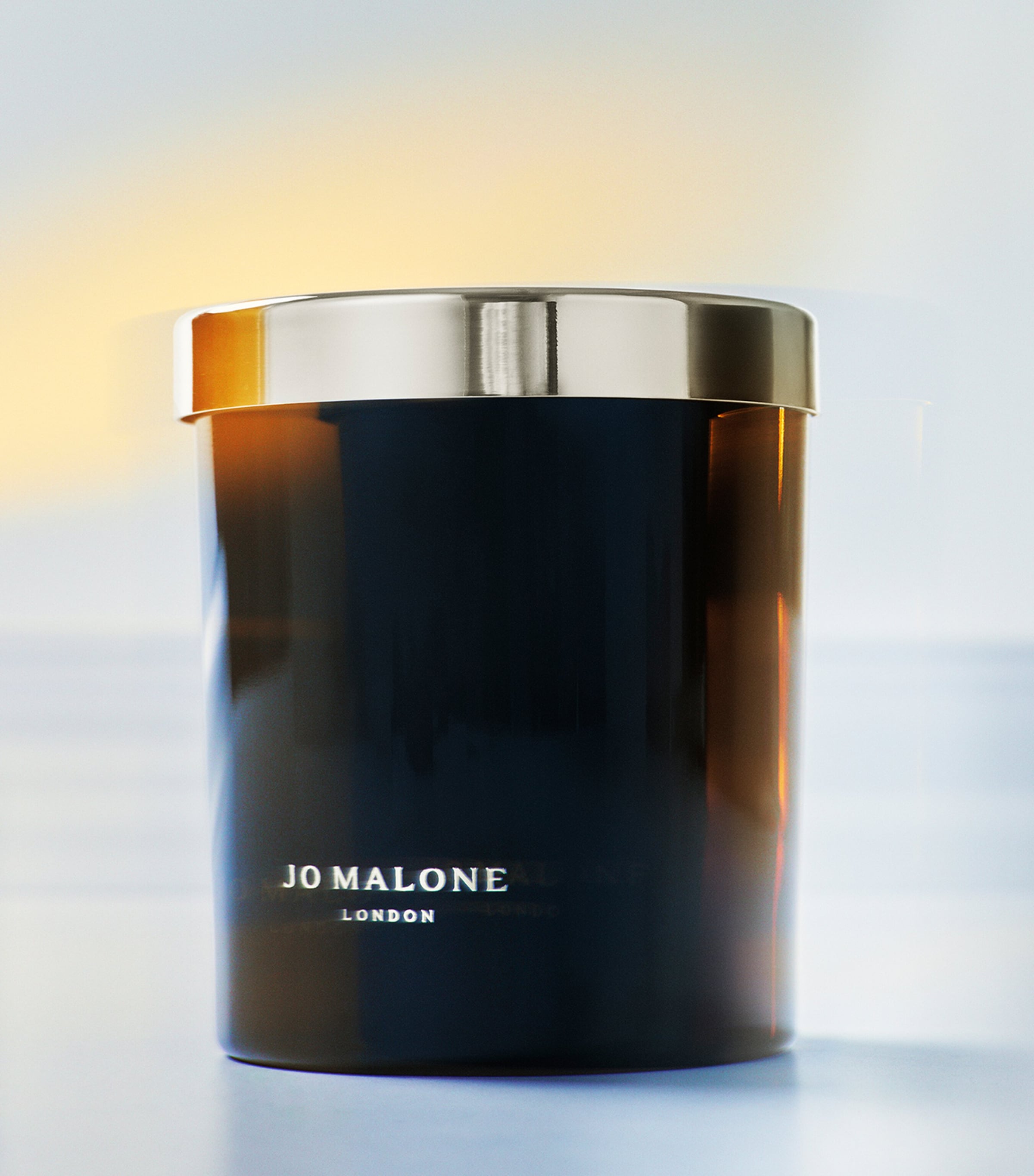 Myrrh & Tonka Classic Candle (200g) NO COLOUR Image 4