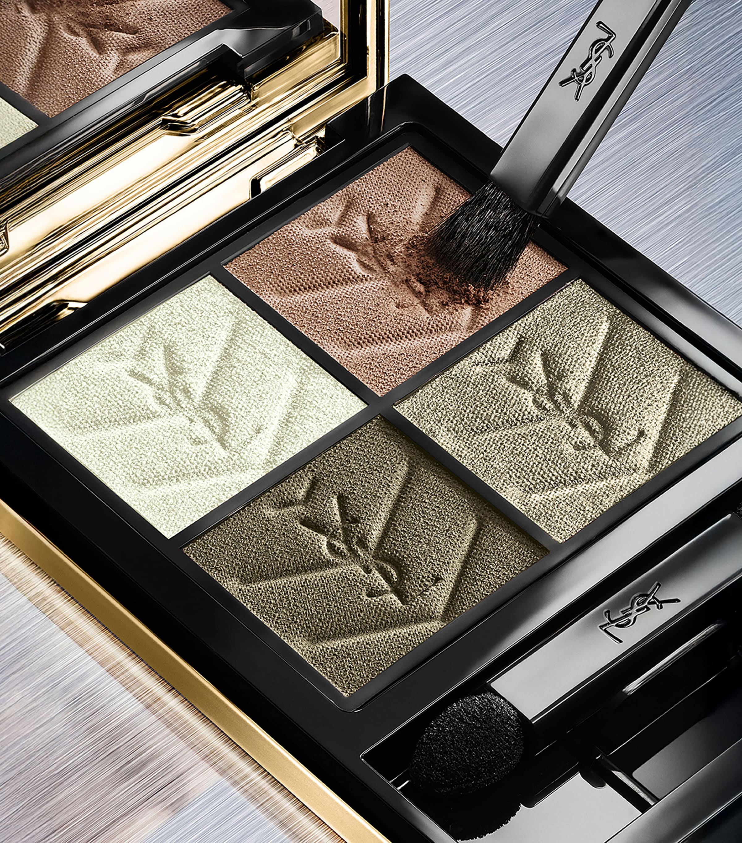 Couture Mini Clutch Mini Eyeshadow Palette 830 Image 2