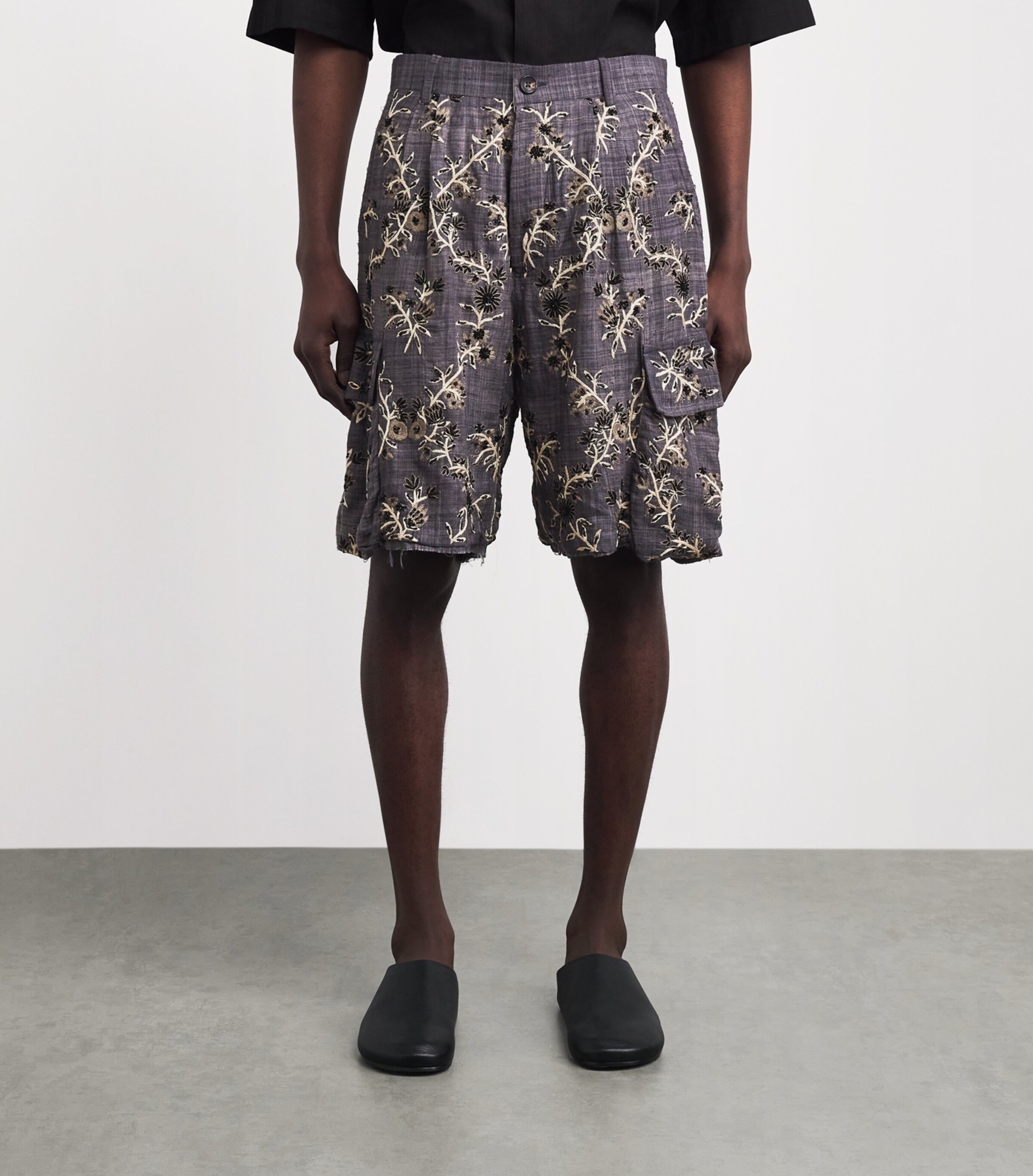 Kartik Research Mens Silk Embroidered Shorts Charcoal/black Image 4