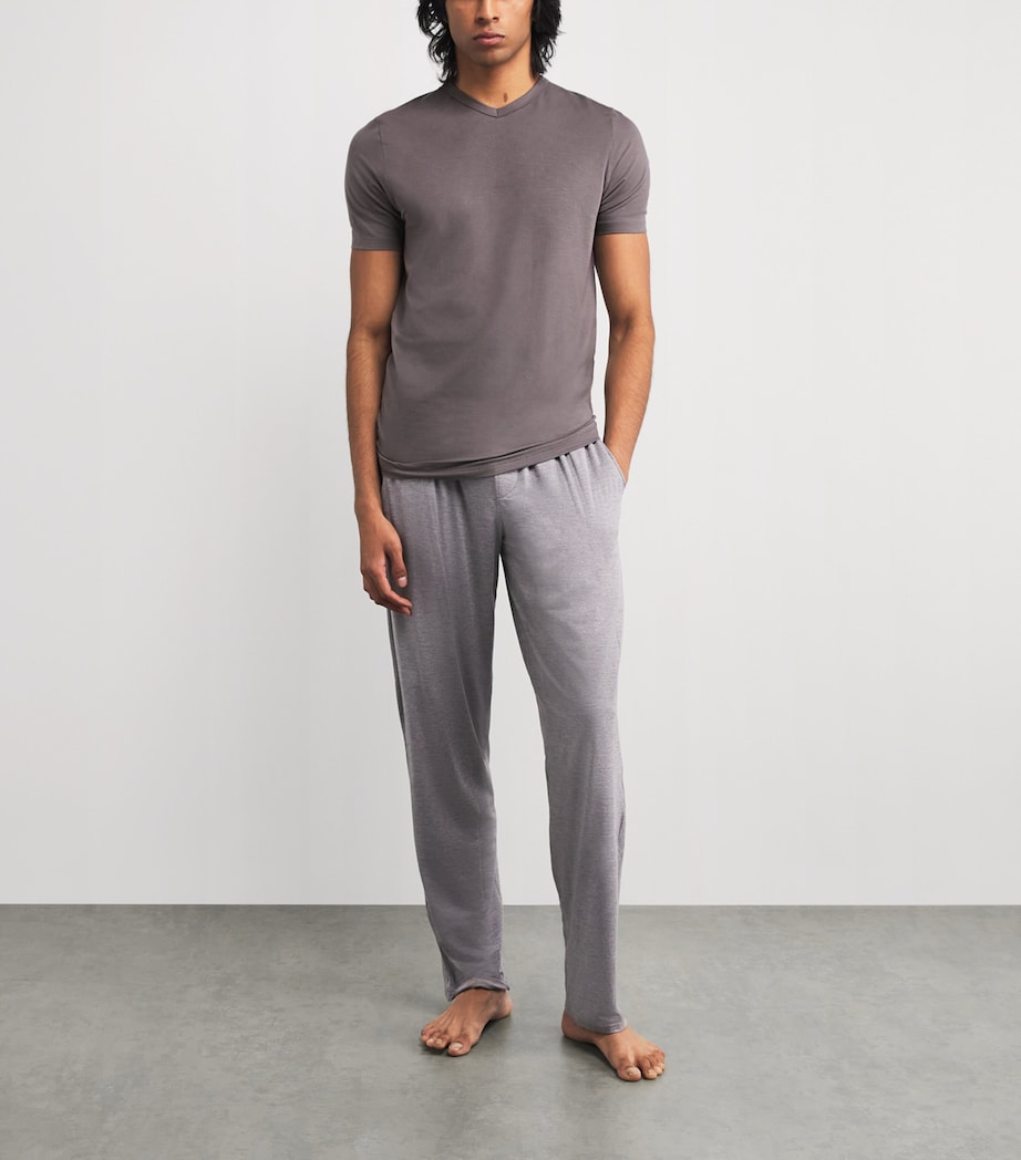 700 Pureness V-Neck T-Shirt 083 GREY SMOKE Image 2