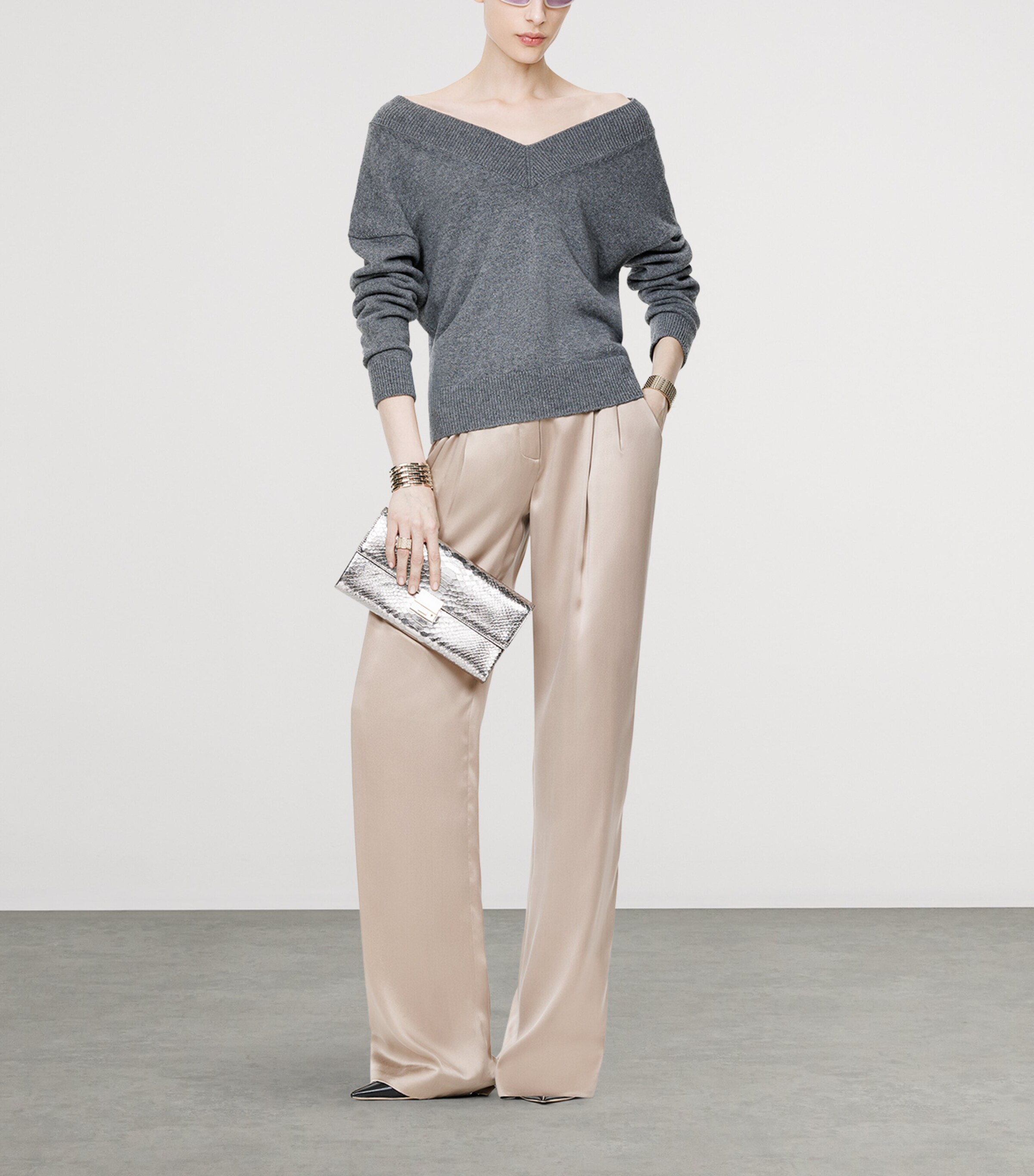 TOM FORD Womens Stretch-Cashmere V-Neck Sweater Tav Image 2