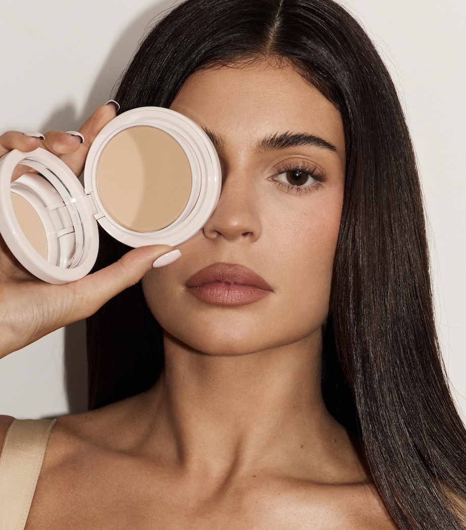 Natural Blur Powder Foundation 3C 3C Image 4