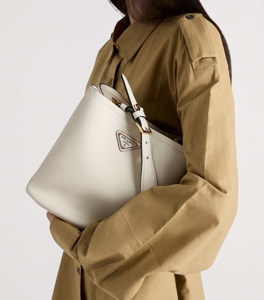 Medium Leather Shoulder Bag F0PG7 Image 7