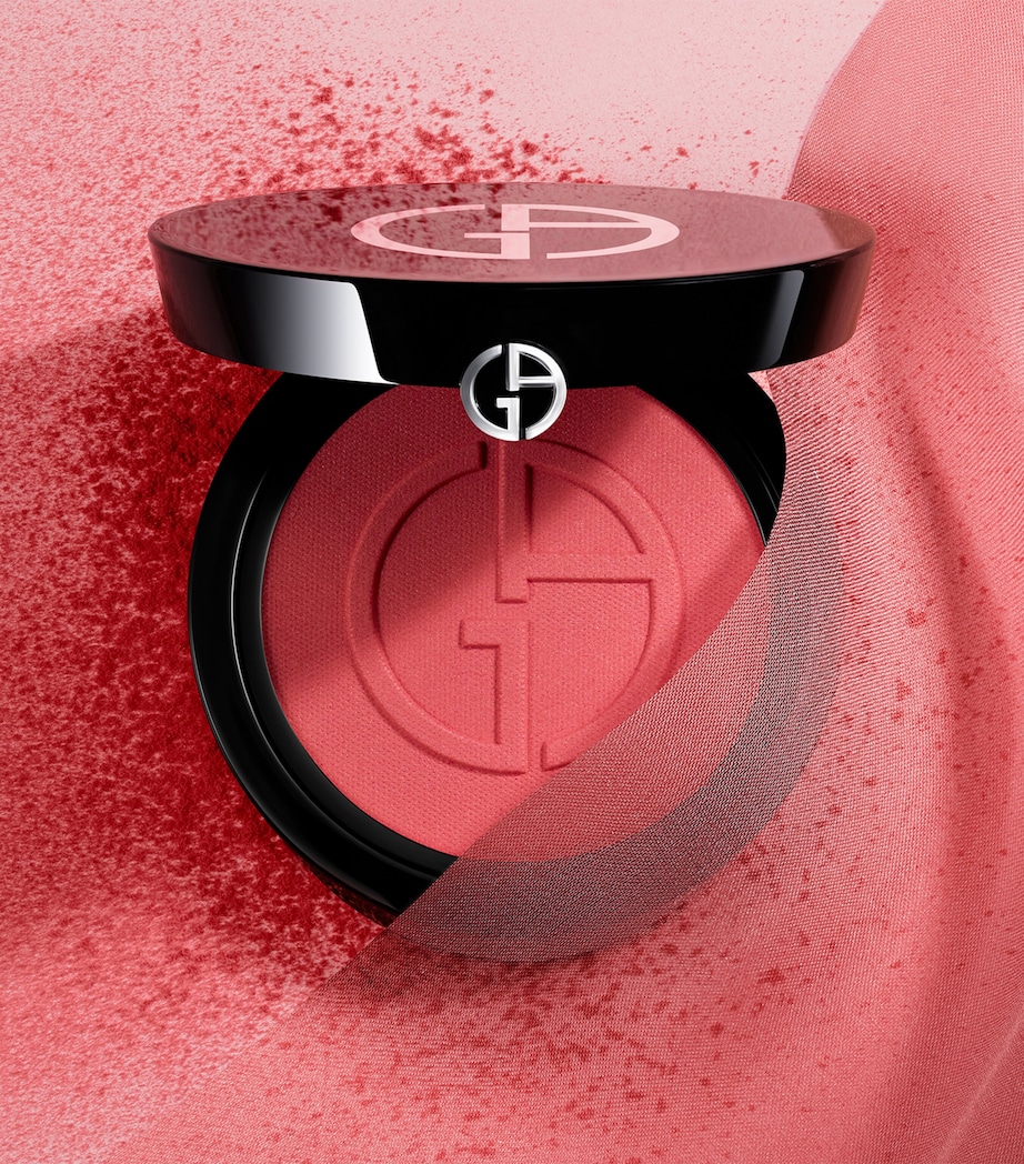 Luminous Silk Glow Blush 40 Image 4