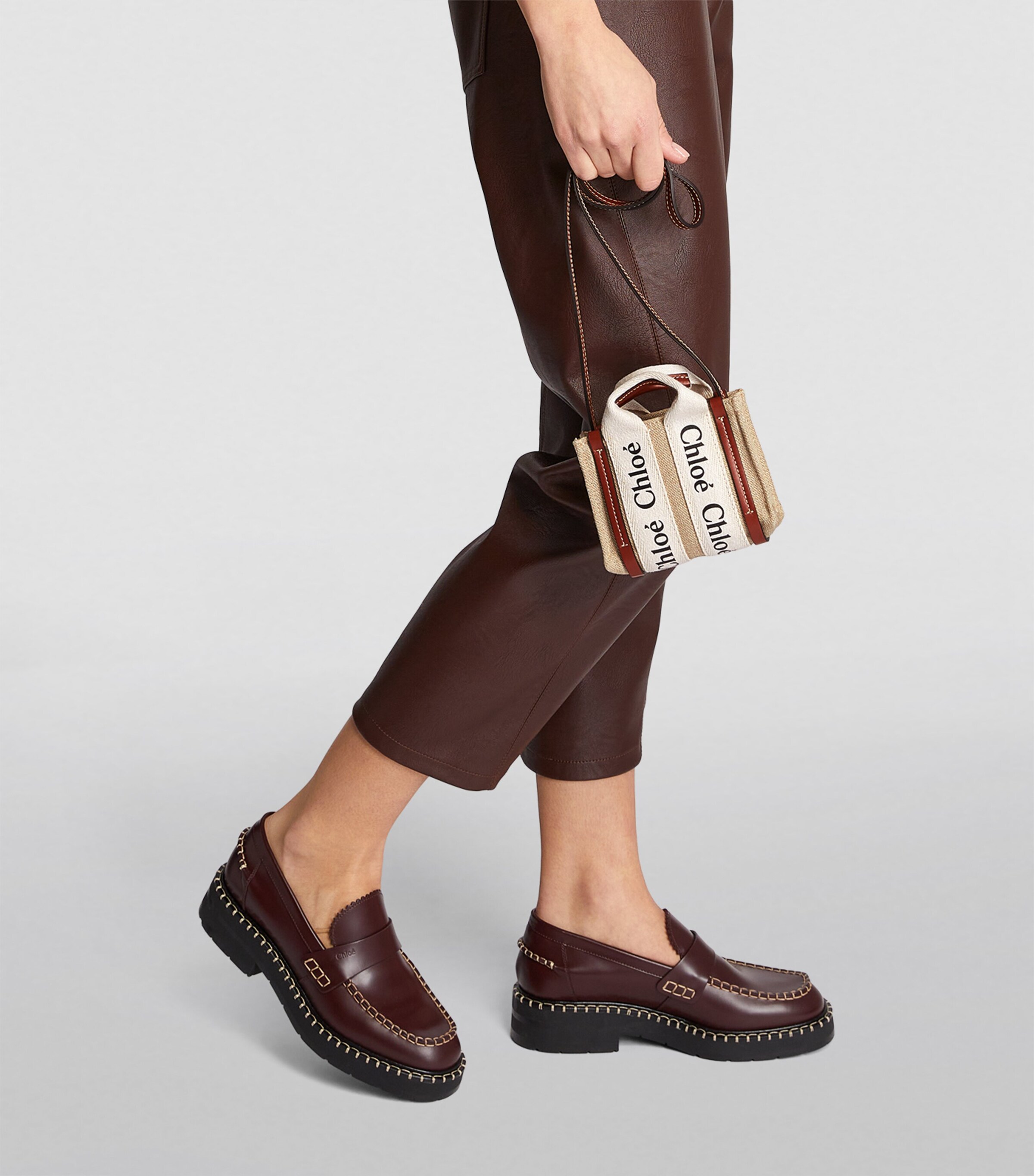 【CHLOE】WOODY NANO TOTE BAG CHLOE Woody Nano Tote Bag With Shoulder Strap