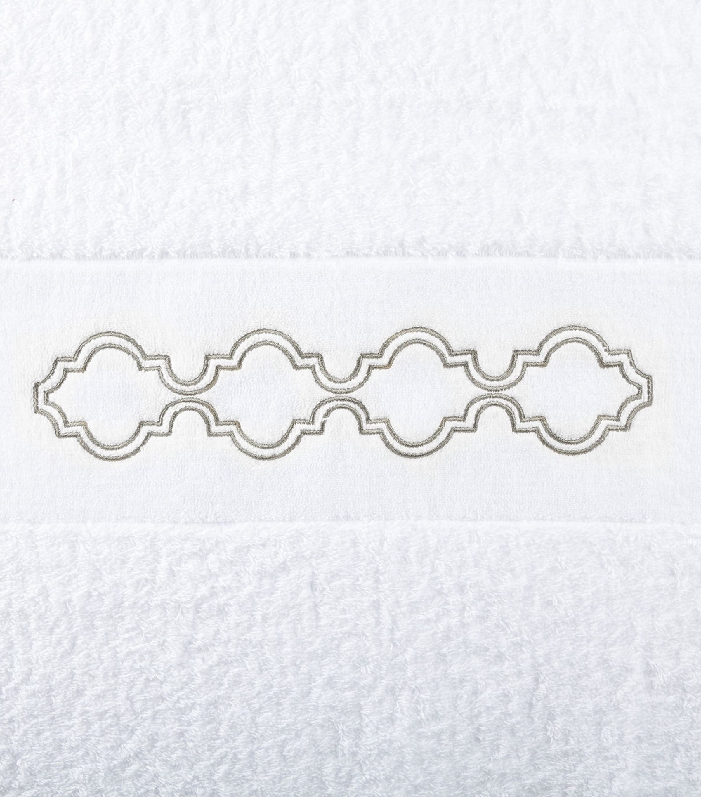 Abyss & Habidecor Chanti Bath Towel (70cm x 140cm) Silver Image 2