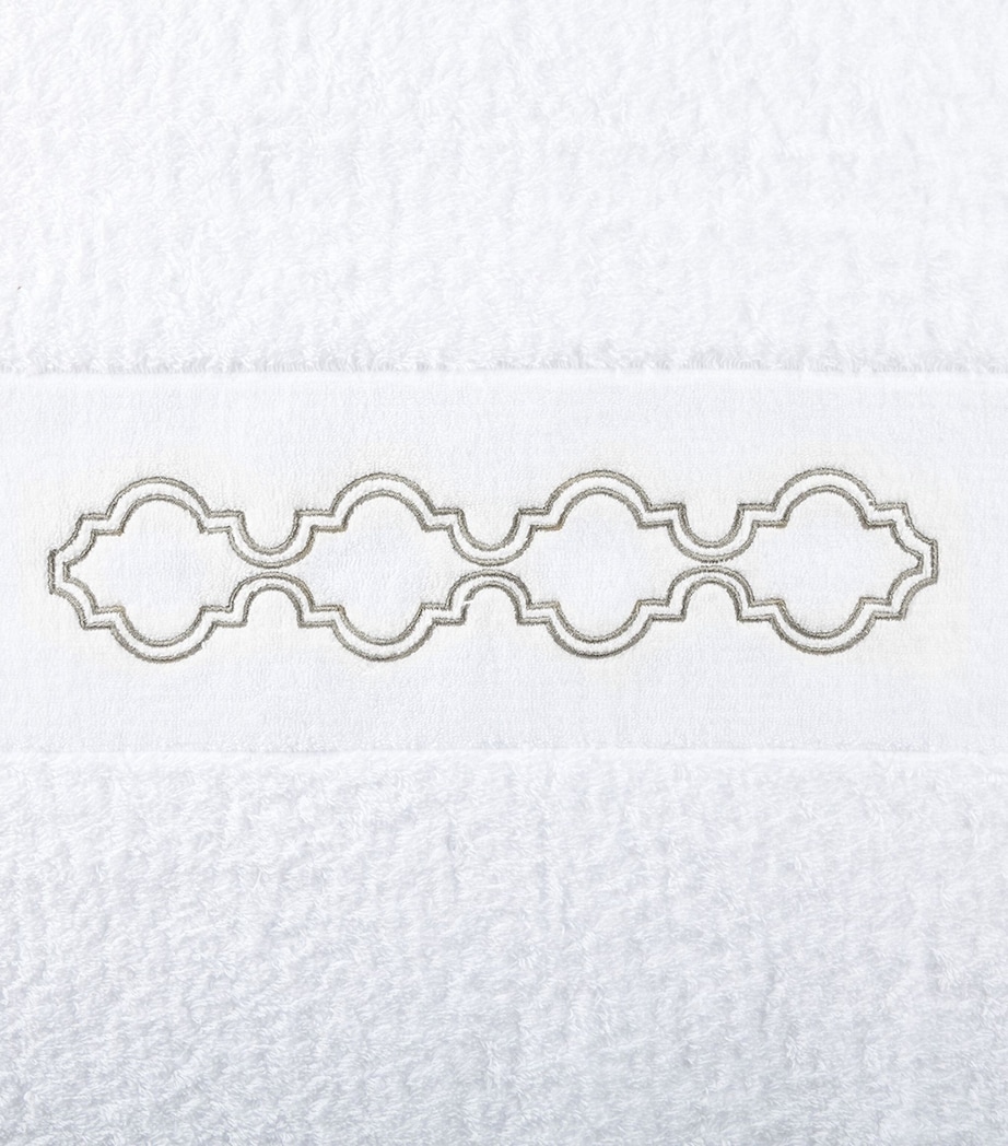 Abyss & Habidecor Chanti Bath Towel (70cm x 140cm) Silver Image 2