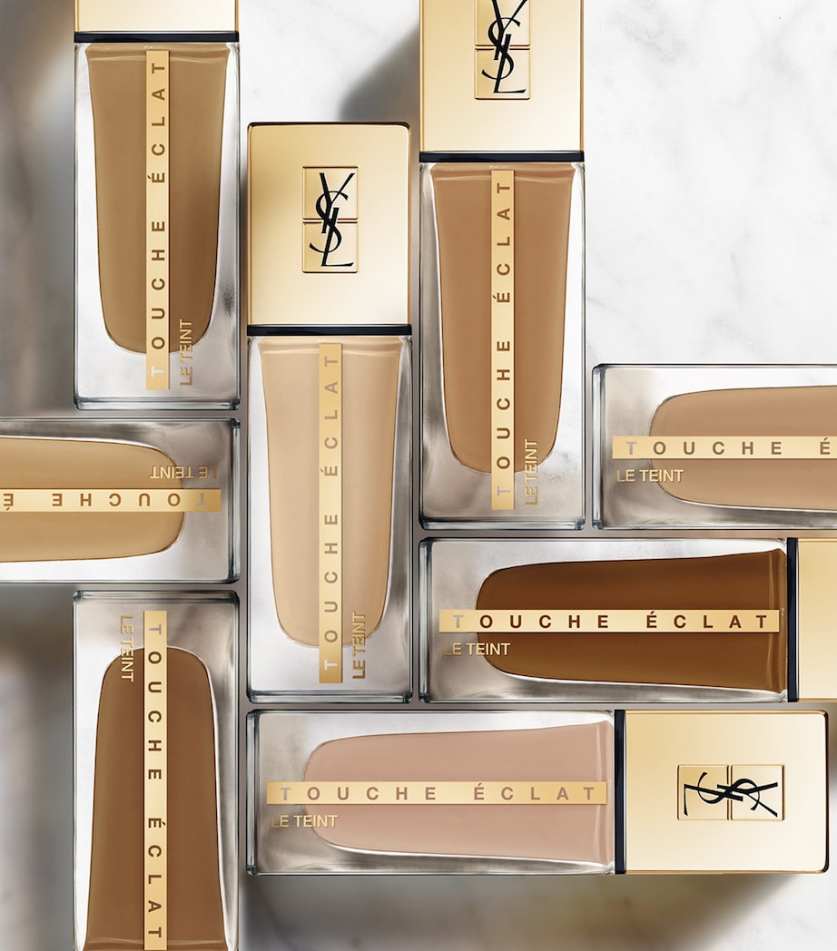 YSL Touche Éclat Le Teint Foundation Beige Dore Image 4