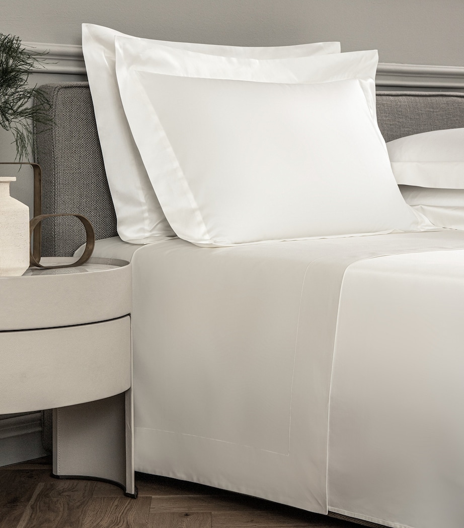 Frette Ultimate Super King Sheet Set Milk Image 2