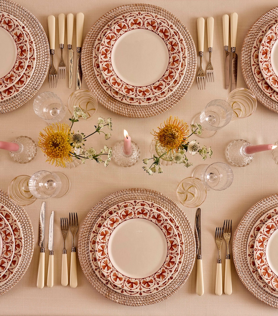 Set of 4 Seville Dinner Plates (26cm) WHITE/ TERRACOTTA Image 3