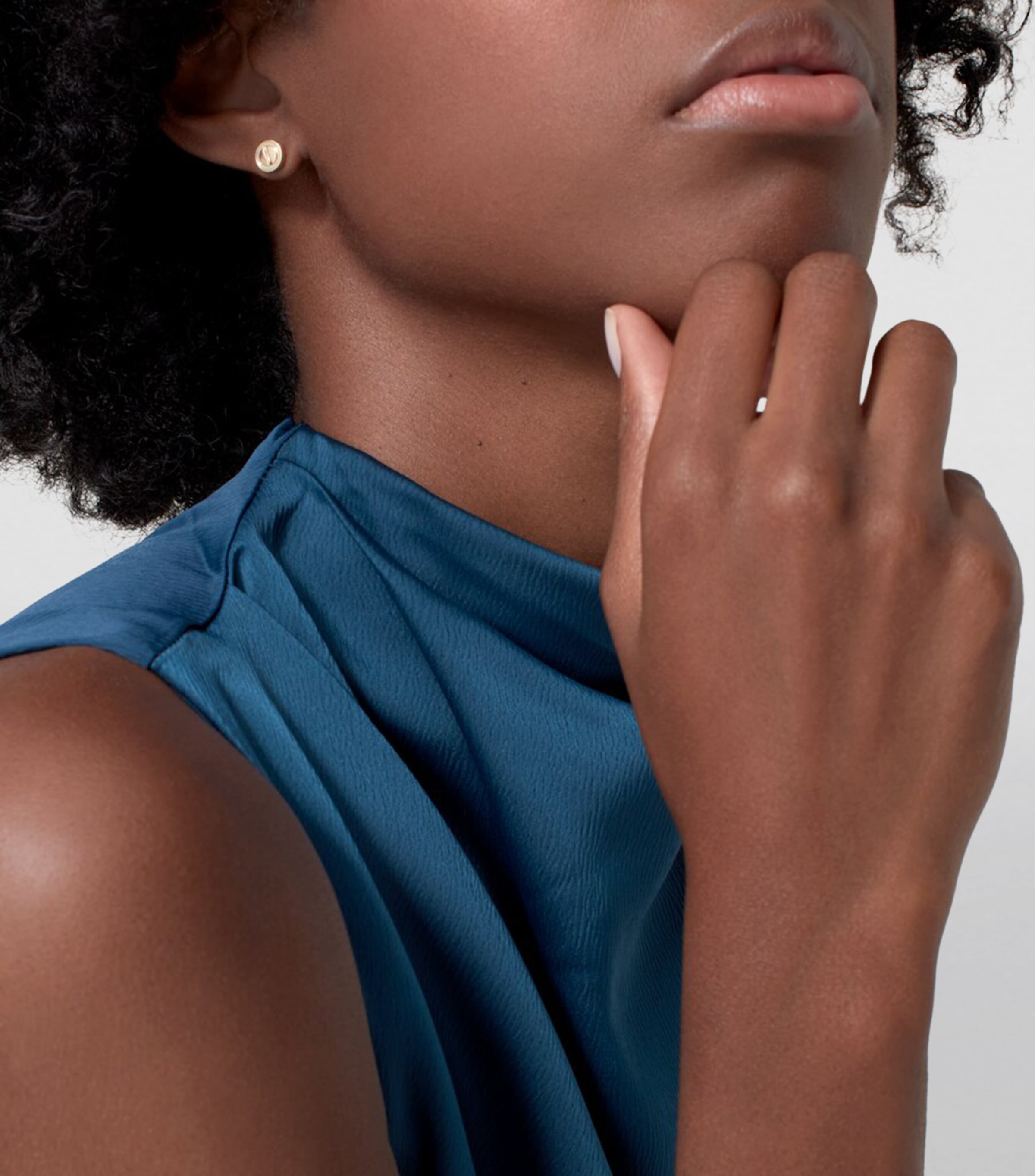 Yellow Gold LOVE Stud Earrings YELLOW GOLD Image 4