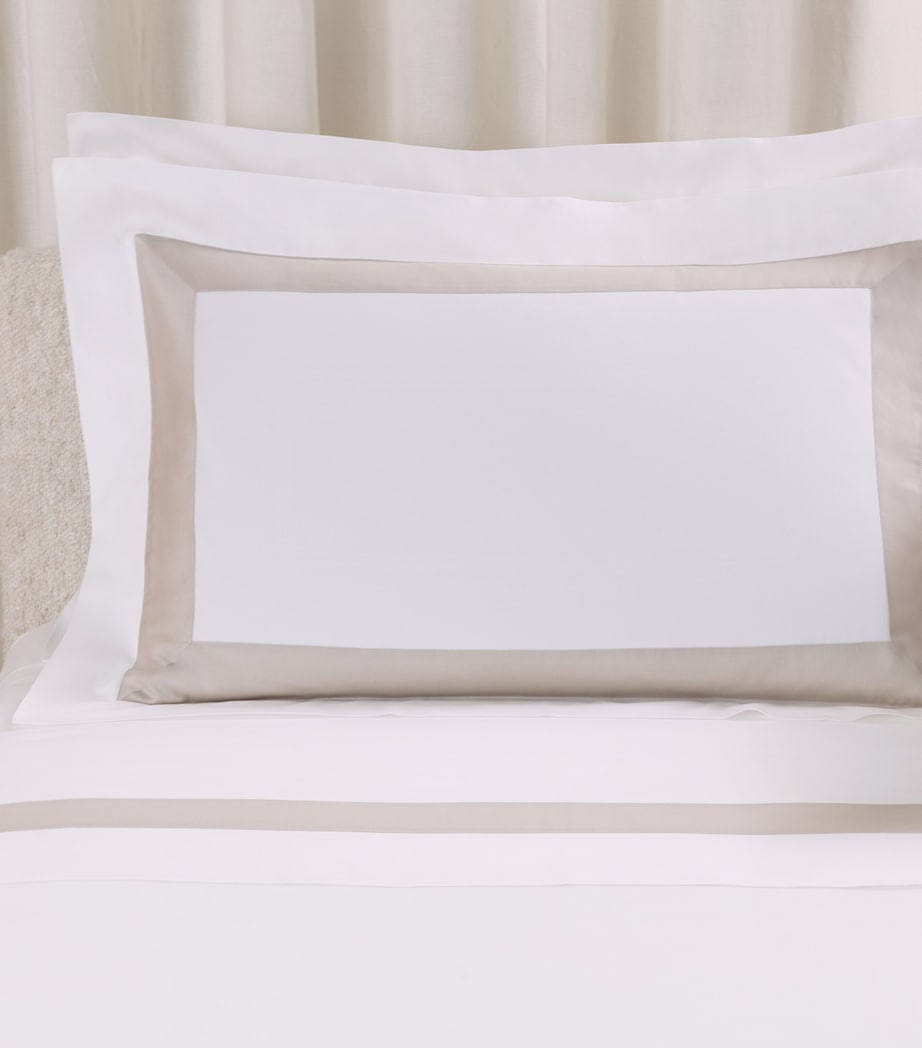 Frette Cotton Breeze Border Oxford Pillowcase (51cm x 71cm) Milk/greige Image 2