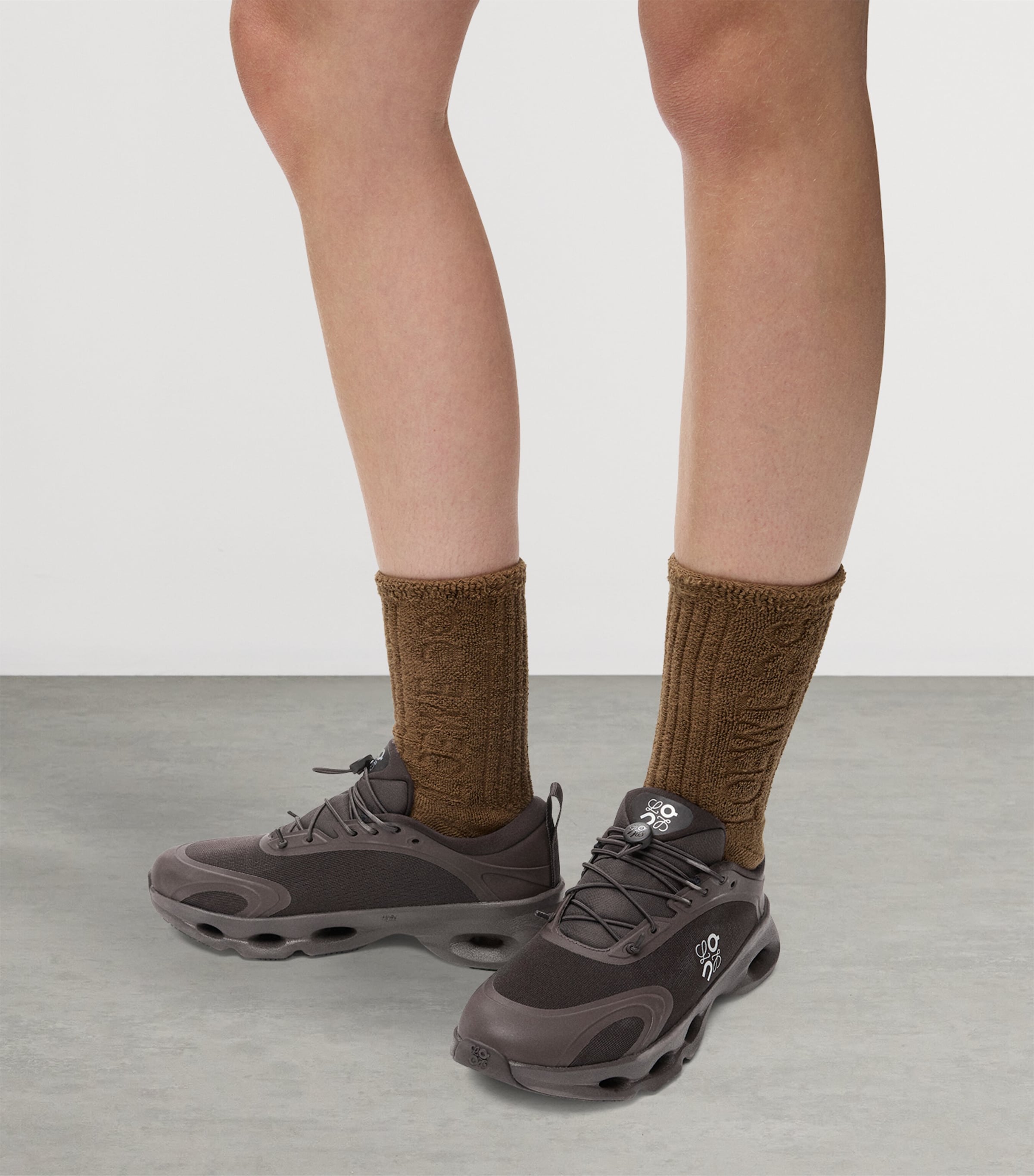 LOEWE x On Cloudsolo Sneakers DARK BROWN/BLACK Image 2