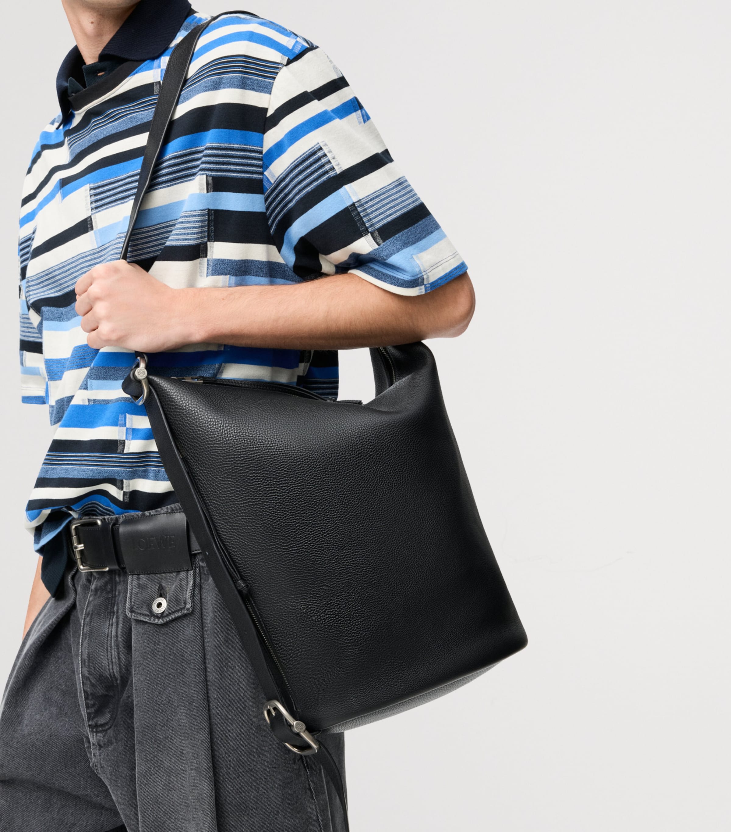 Medium Leather Loop Bucket Bag BLACK Image 7