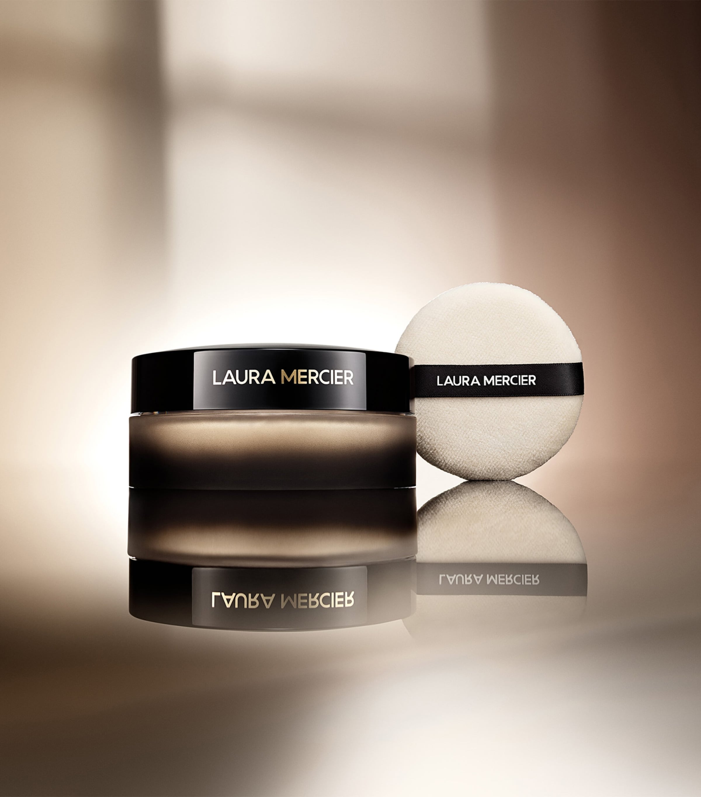 Laura Mercier Jumbo Translucent Loose Setting Powder and Velour Puff (Worth £82) Image 6