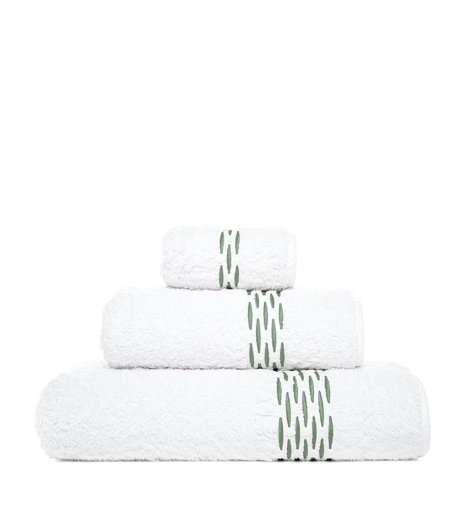 Cotton Alhambra Bath Towel (70cm x 140cm) WHITE/JADE Image 1