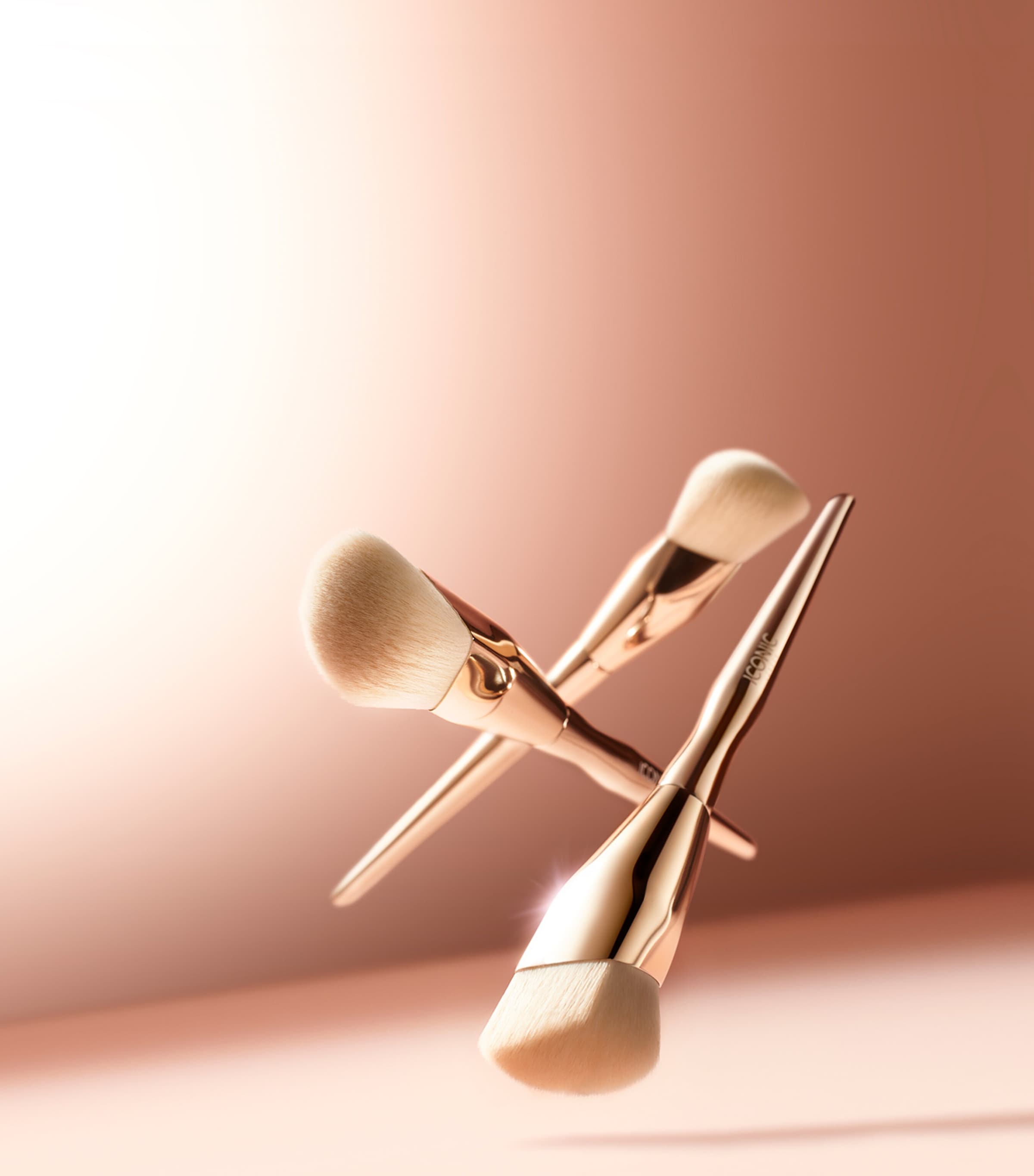 Complexion Brush NO COLOUR Image 2