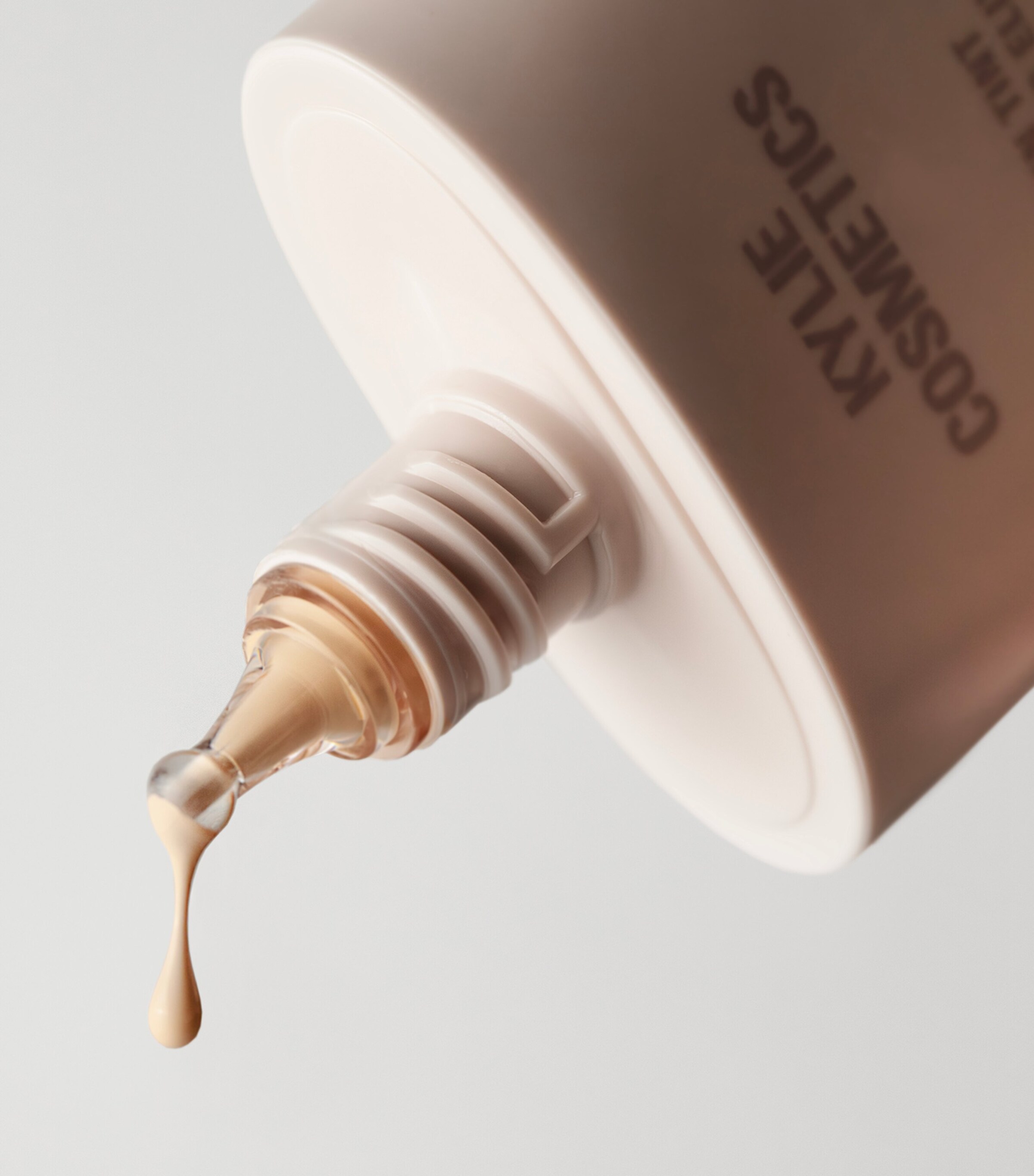 Skin Tint Blurring Elixir Foundation 8.5W WARM Image 6