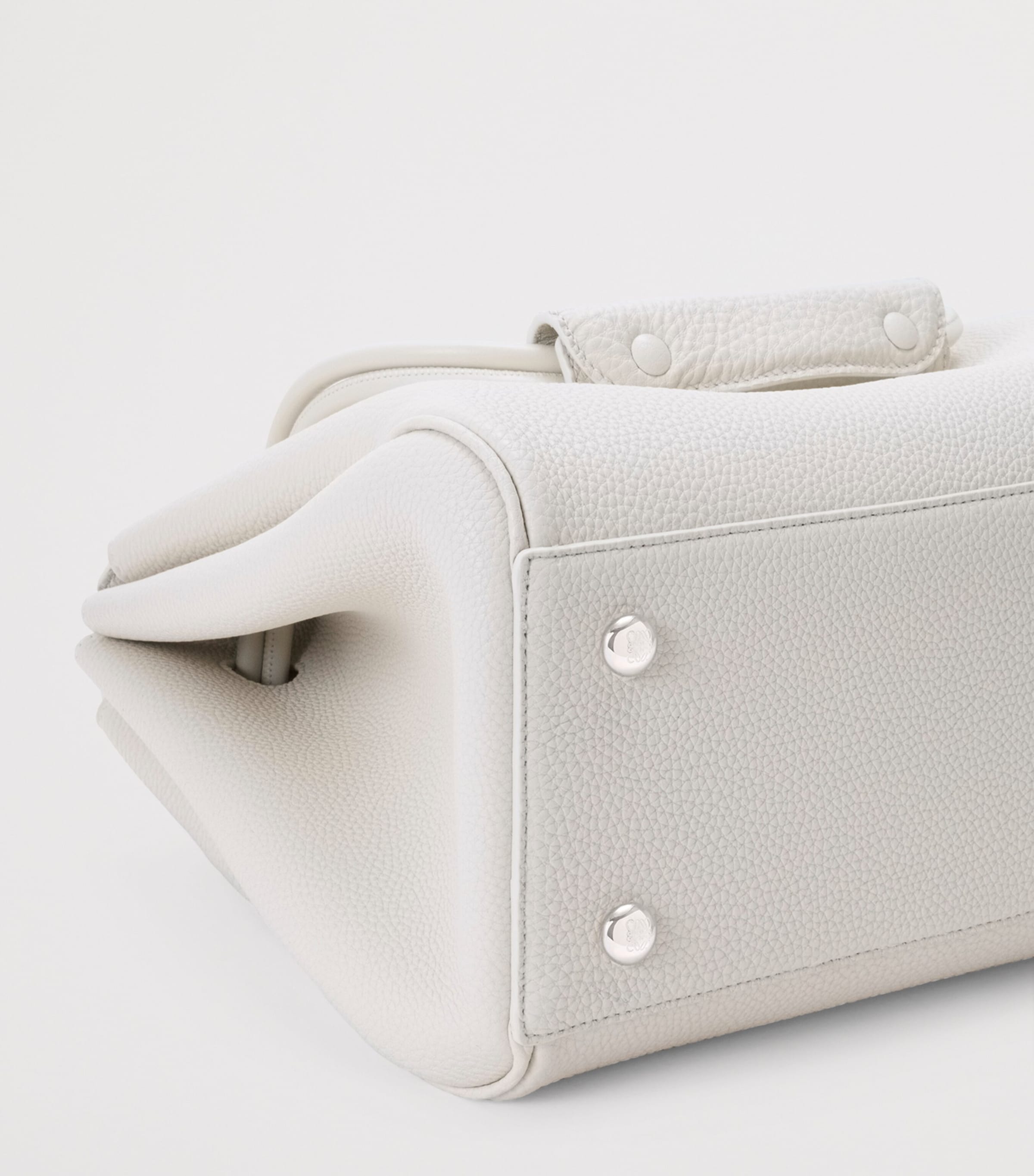LOEWE Medium Calfskin Madrid Shoulder Bag Soft White Image 10