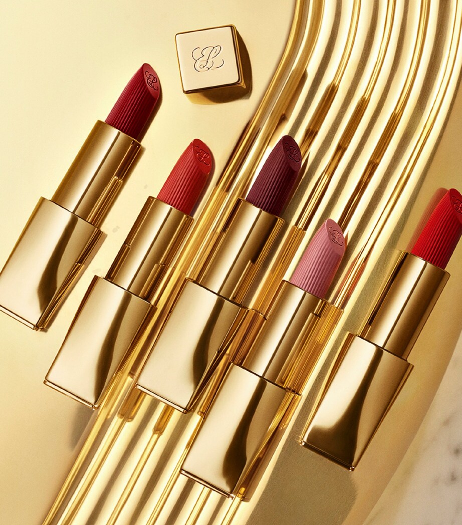 Pure Colour Crème Lipstick STRUT Image 5