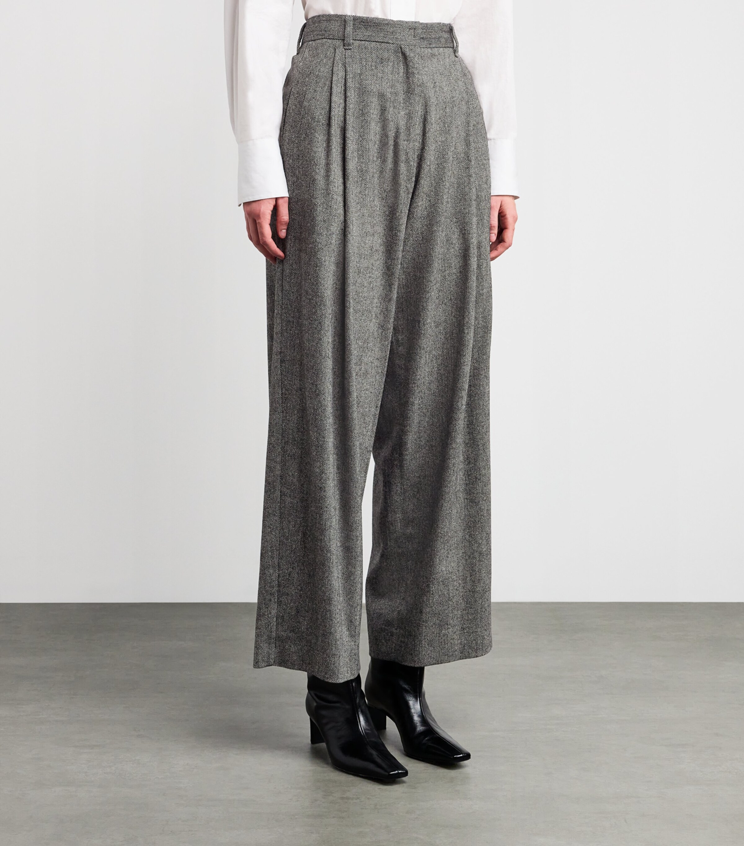 Virgin Wool-Blend Herringbone Trousers BLACK Image 3