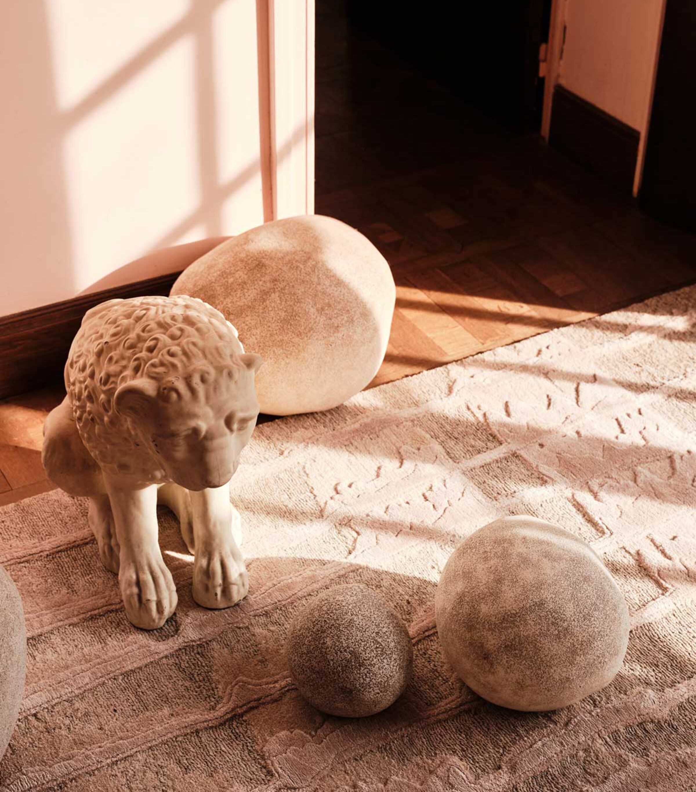 x Kelly Wearstler Elowen Sandstone Rug (1.83m x 2.74m) NEUTRAL Image 6