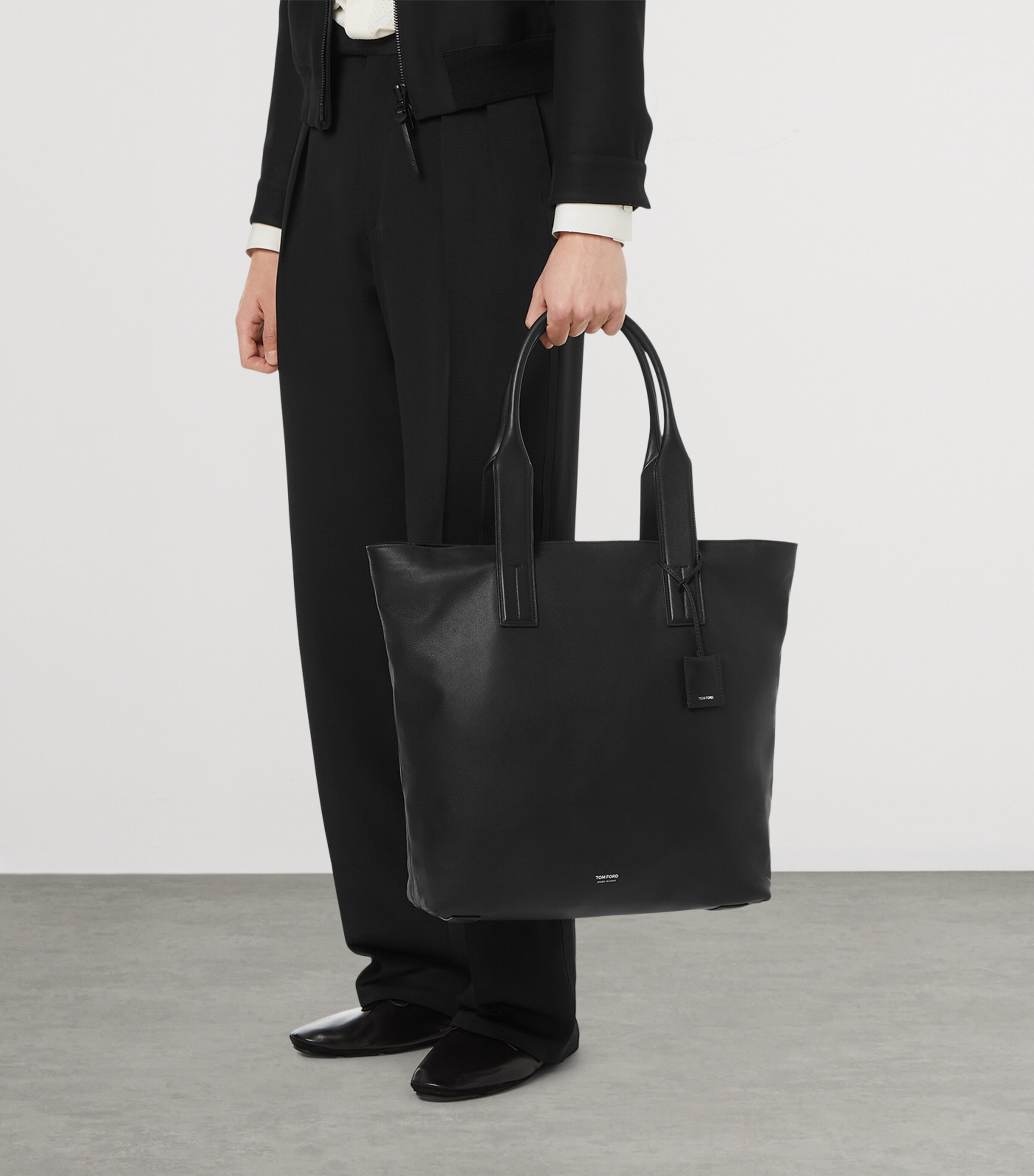 TOM FORD Mens Leather Tote Bag Naa Image 2