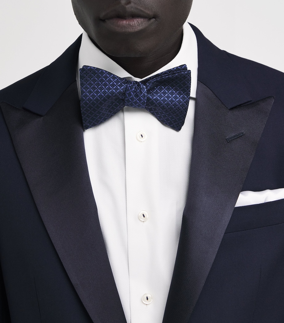 Silk Geometric Pre-Tied Bow Tie 28 NAVY BLUE Image 3