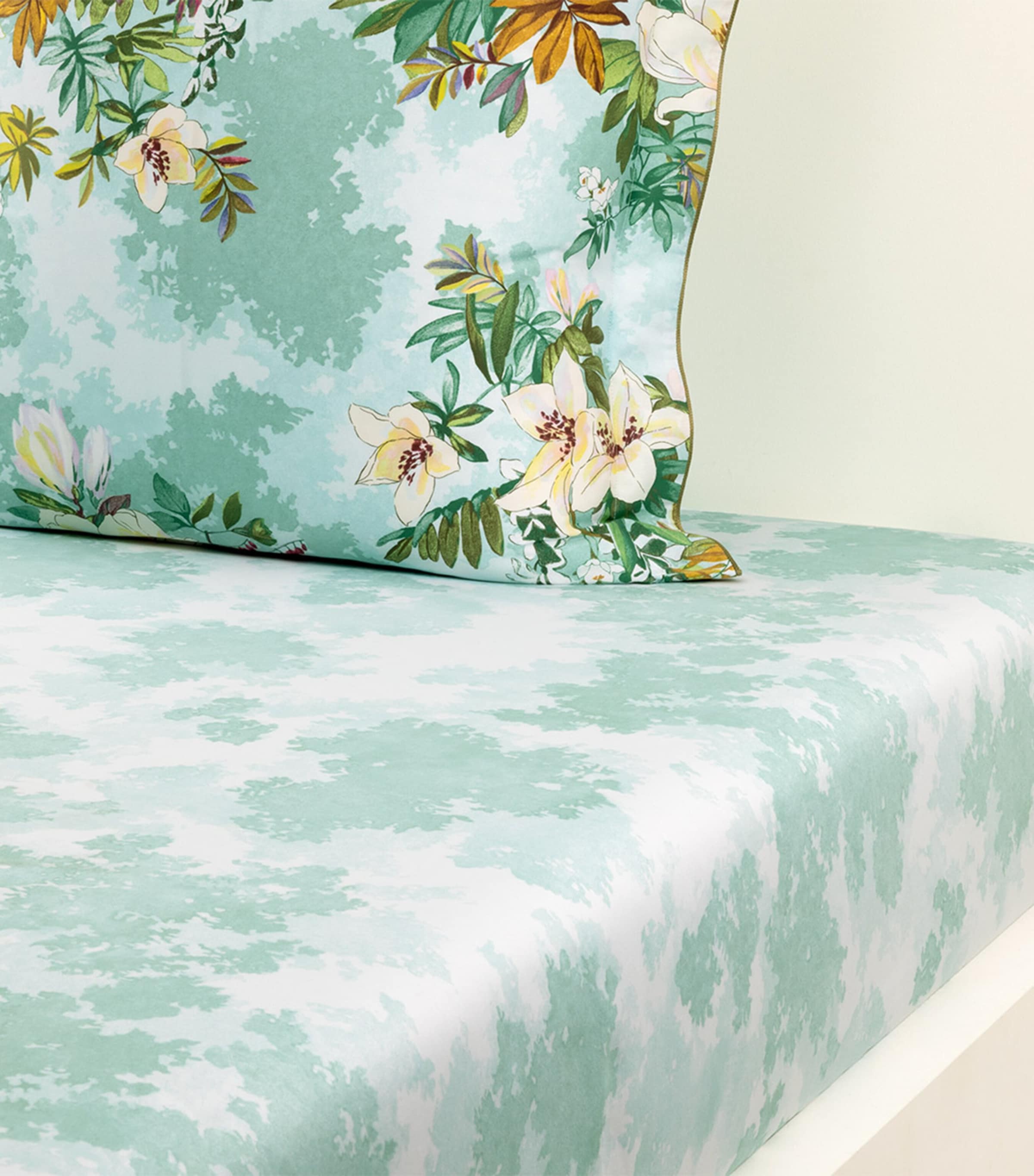 Yves Delorme Panorama Double Fitted Sheet (135cm x 190cm) Multicoloured Image 3