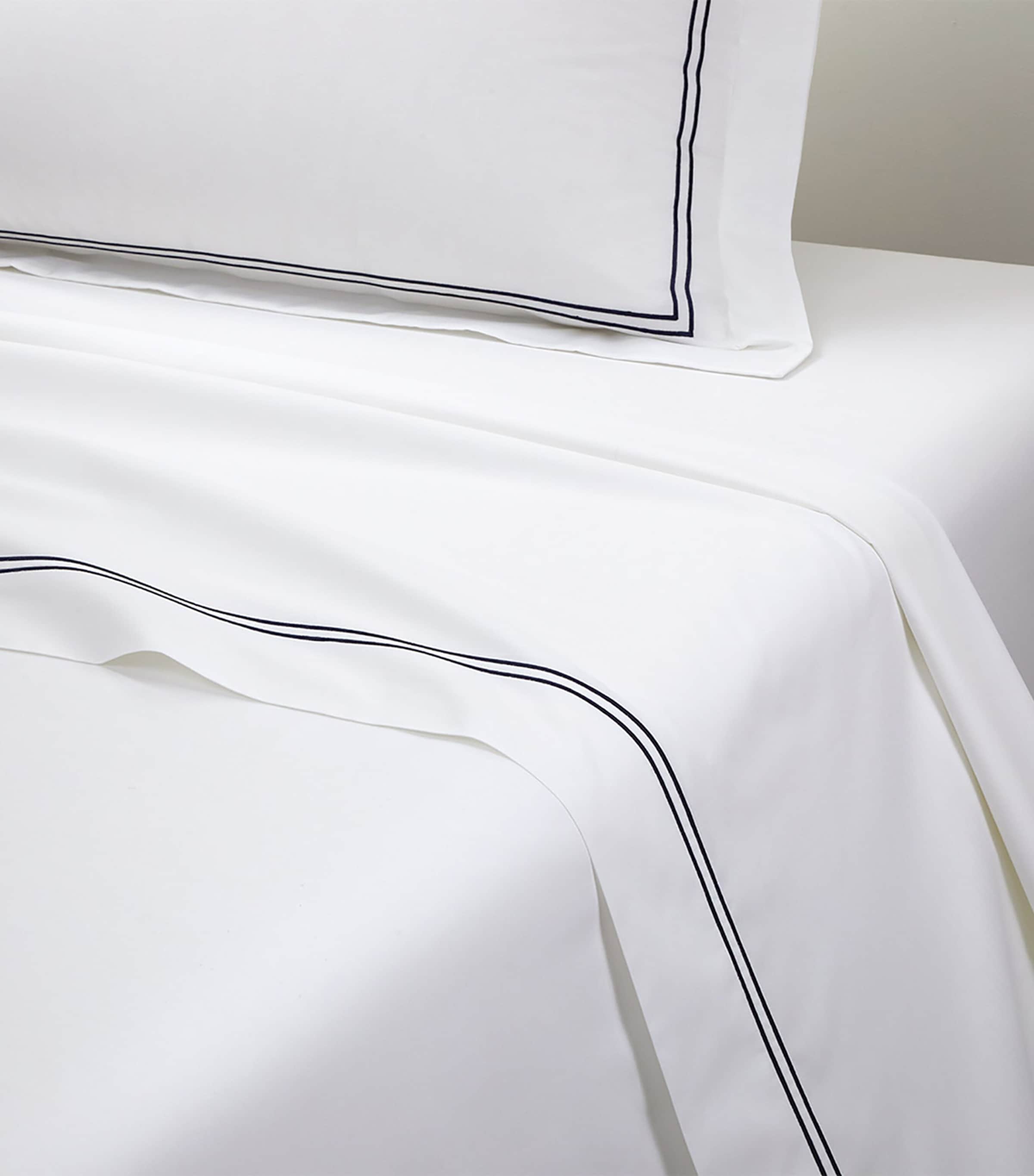 Yves Delorme Organic Cotton Duo Marine Super King Flat Sheet (270cm x 295cm) Marine Image 2