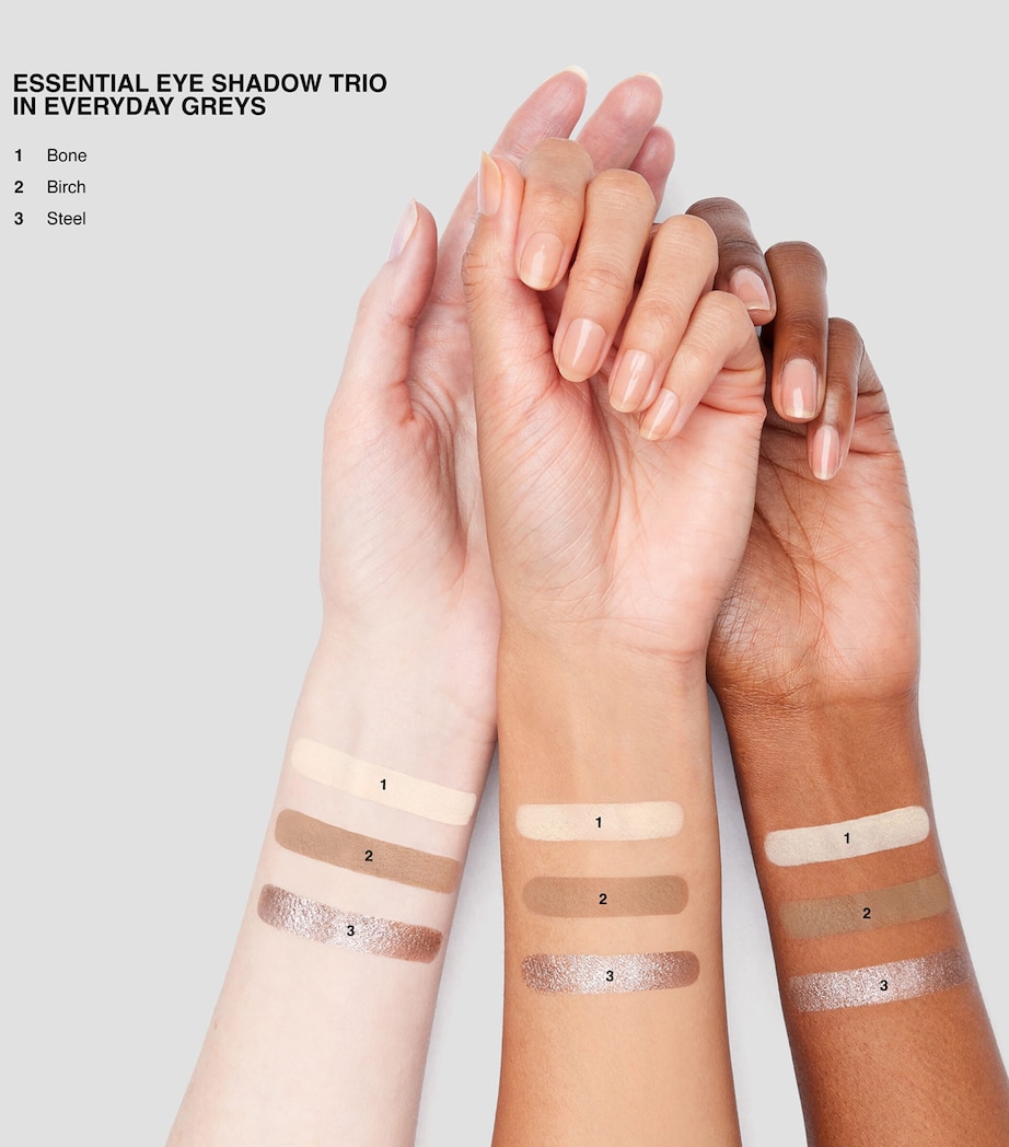 Essential Eyeshadow Trio EVERYDAY GREYS Image 4