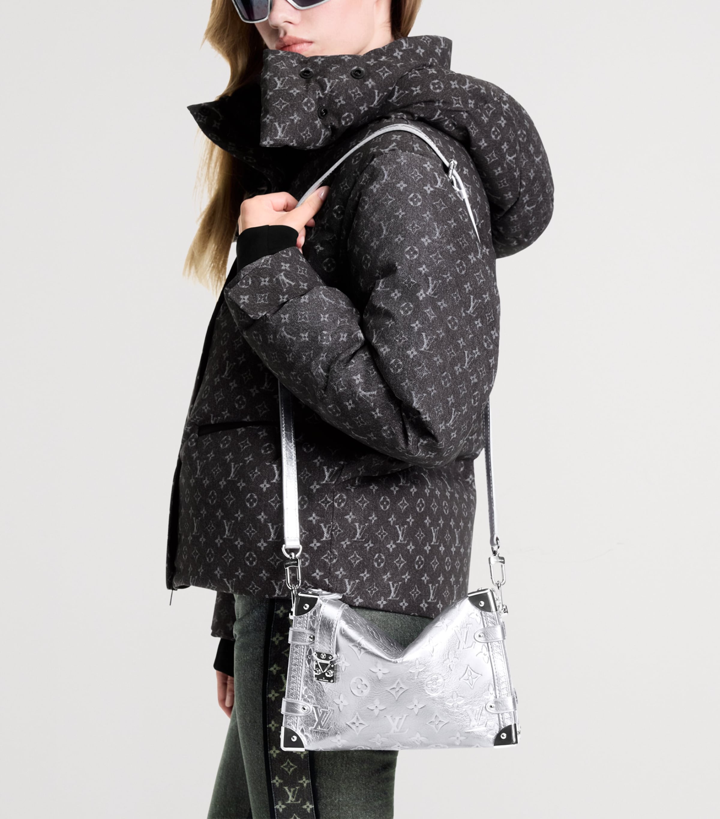 Leather Side Trunk MM Shoulder Bag SILVER Image 6