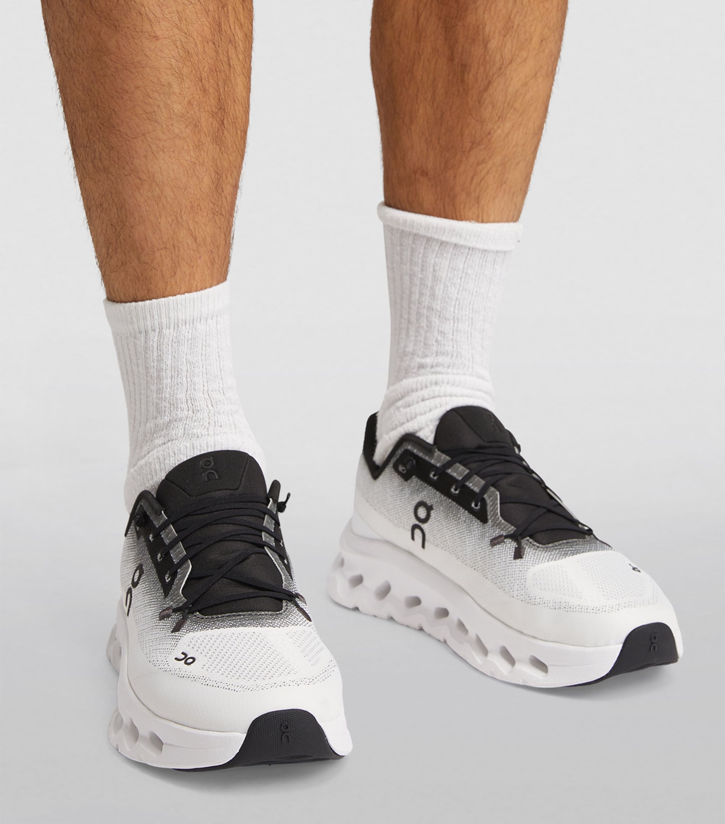 On Mens Cloudtilt Trainers Black | Ivory Image 6