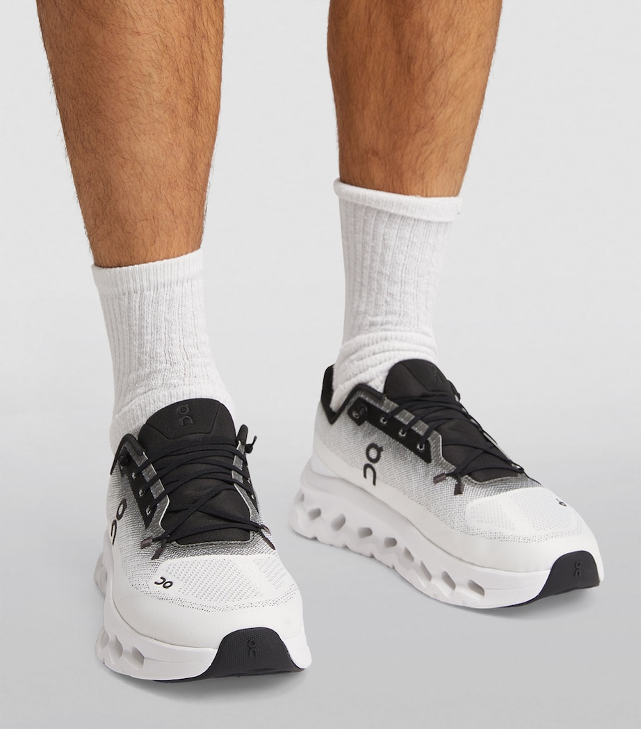 On Mens Cloudtilt Trainers Black | Ivory Image 6