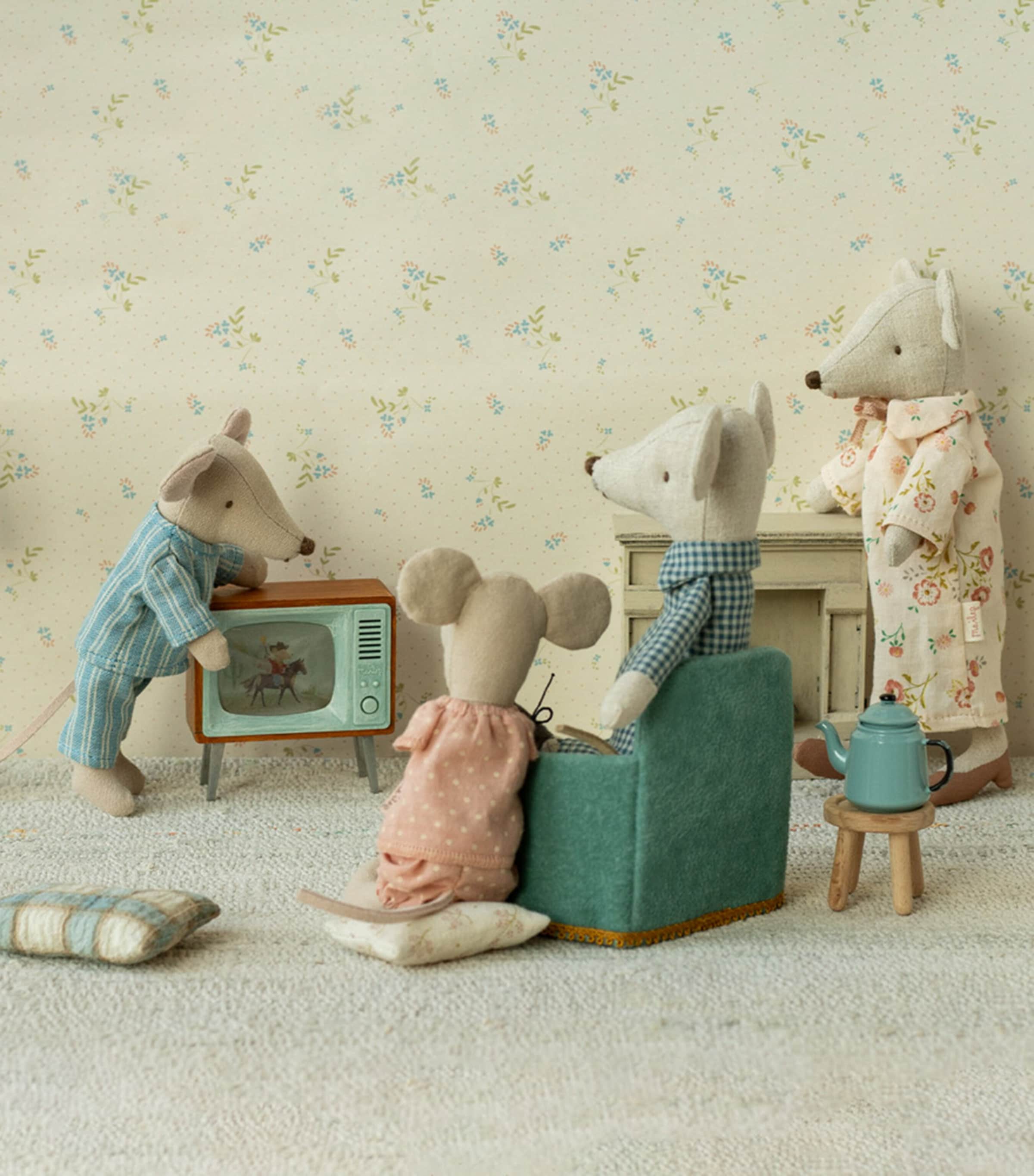 Maileg Mouse House Television Image 2