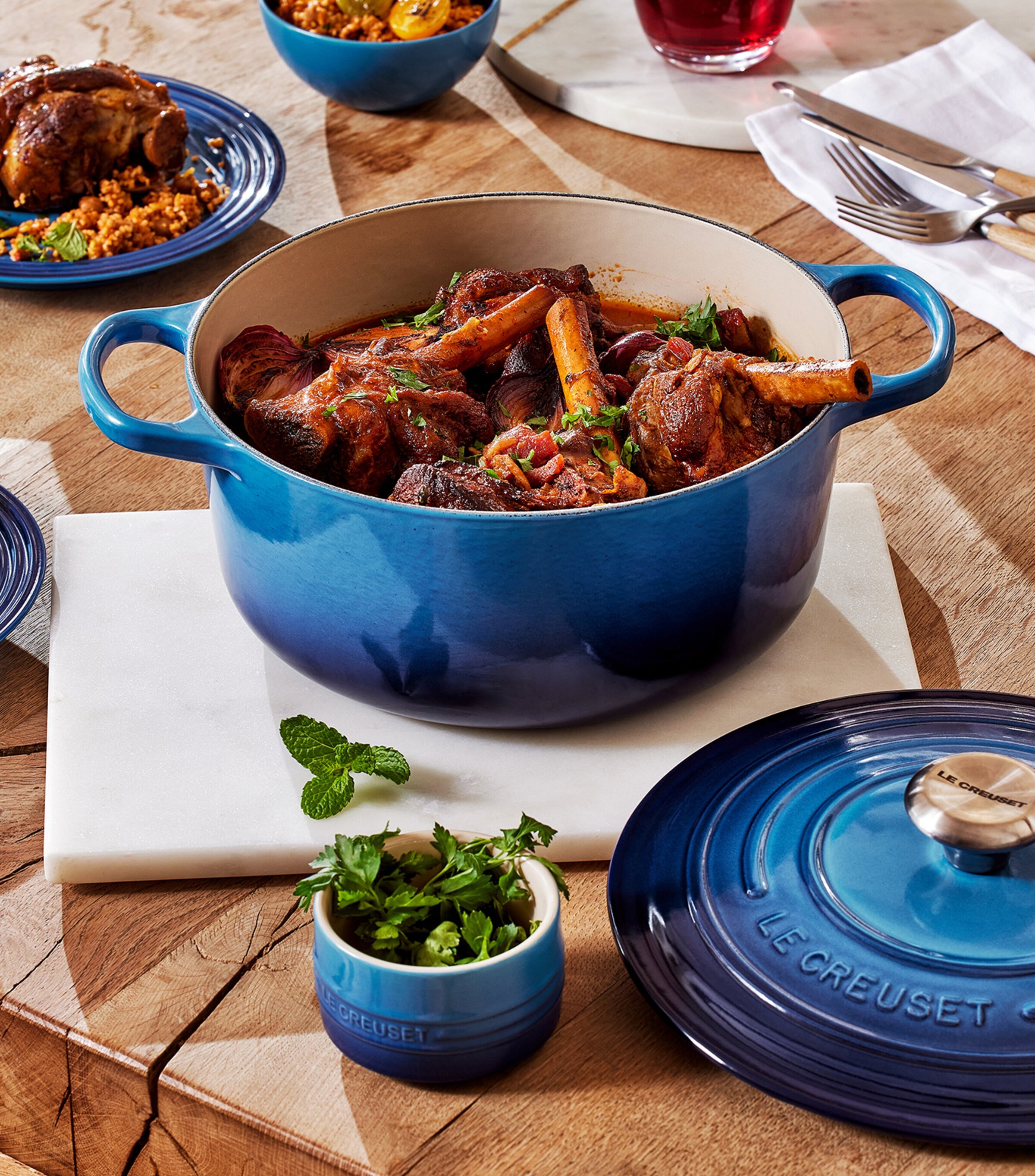 Le Creuset Cast Iron Round Casserole Dish (26cm) Azure Blue Image 5