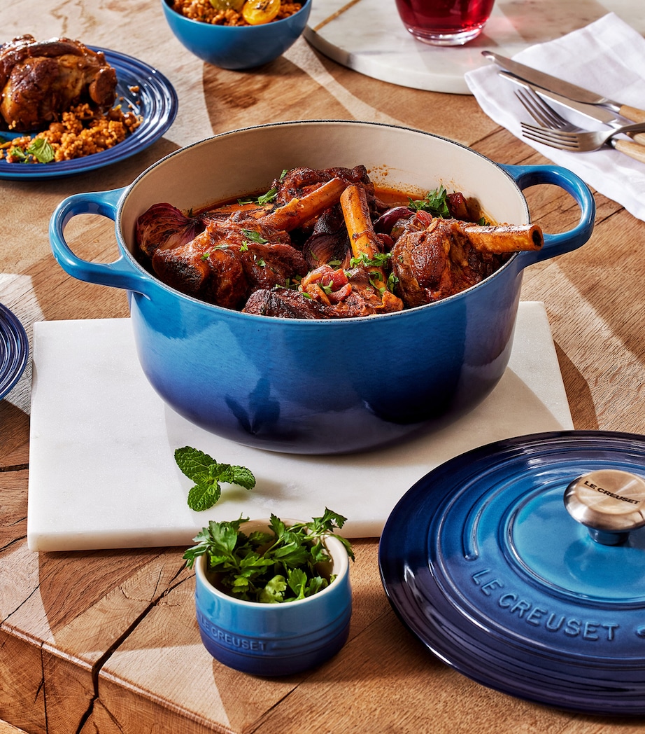 Le Creuset Cast Iron Round Casserole Dish (26cm) Azure Blue Image 5