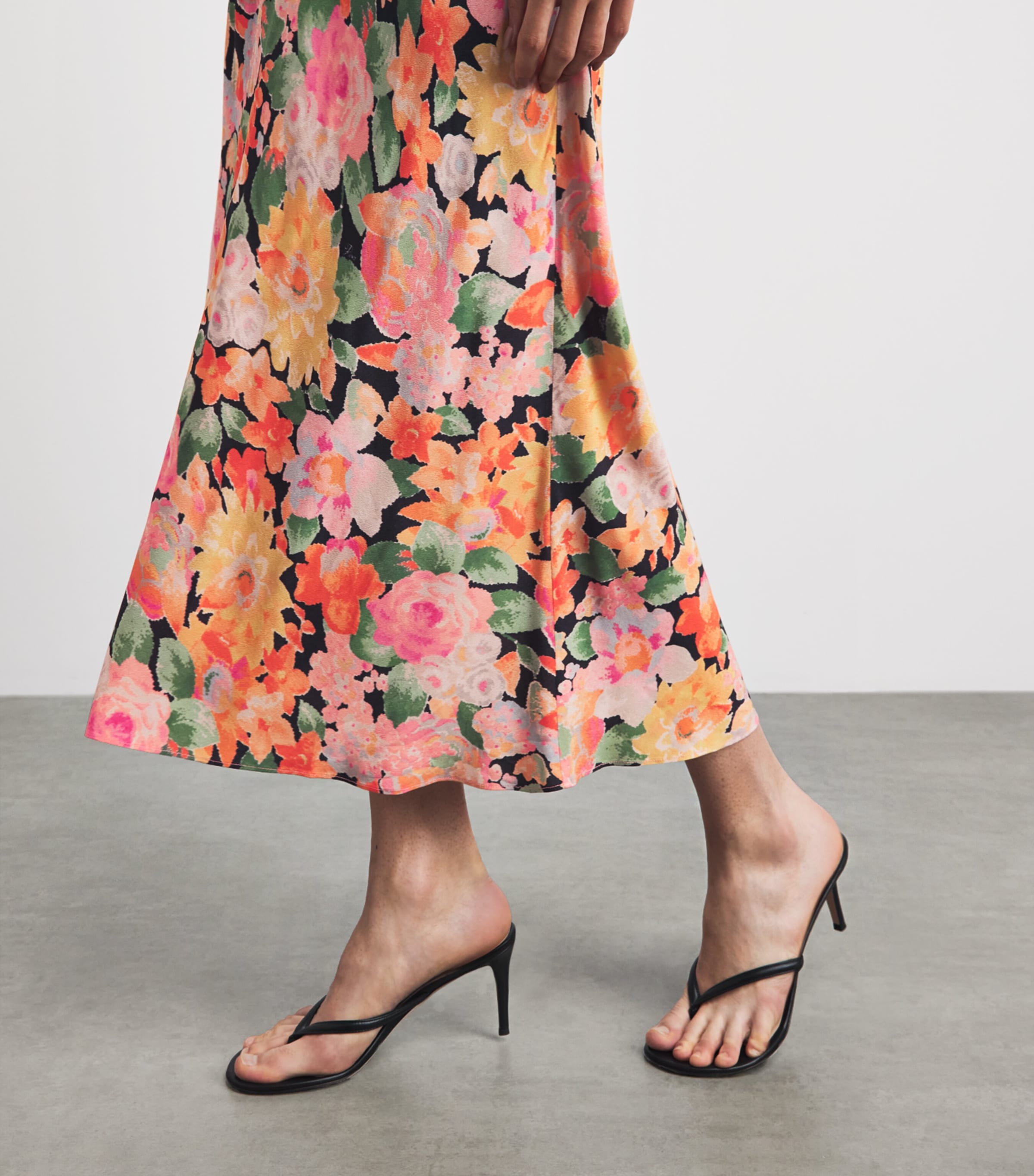 Rixo Womens Floral Cathy Midi Dress Chelsea Floral Black Image 5