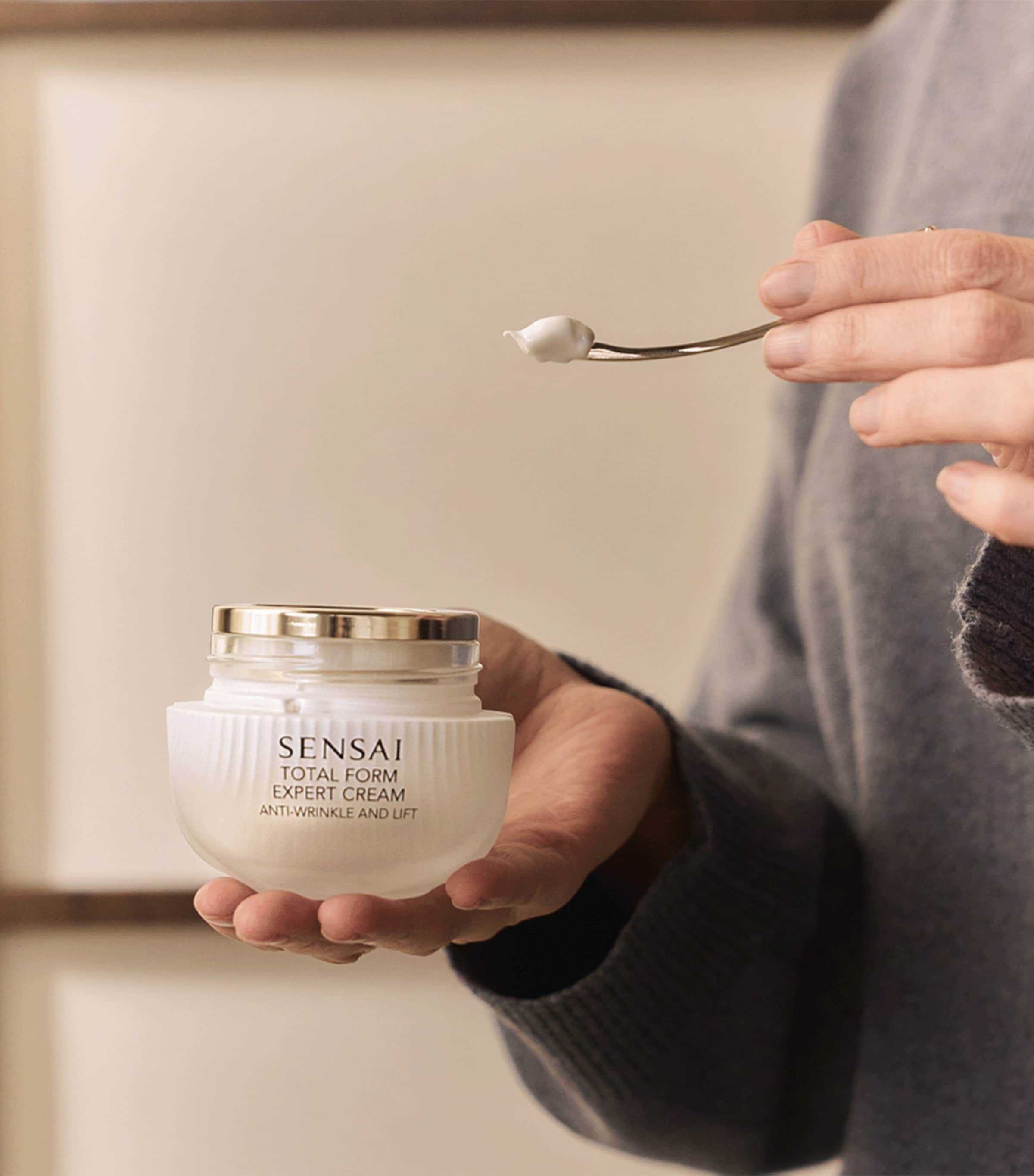 Total Form Expert Cream (50ml) NO COLOUR Image 7