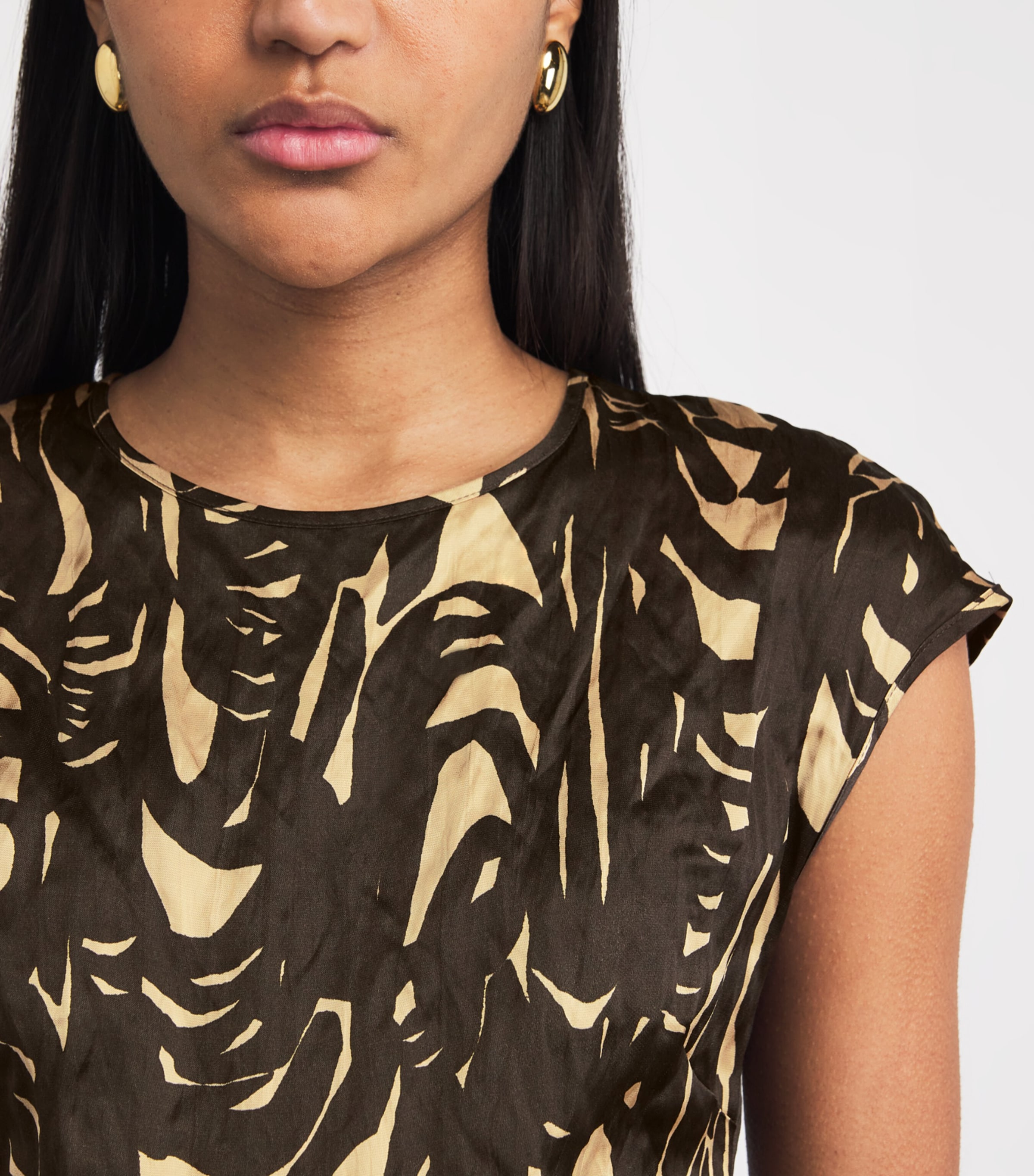 Printed Crinkle Zeyna Top COCOA/POWDER Image 3