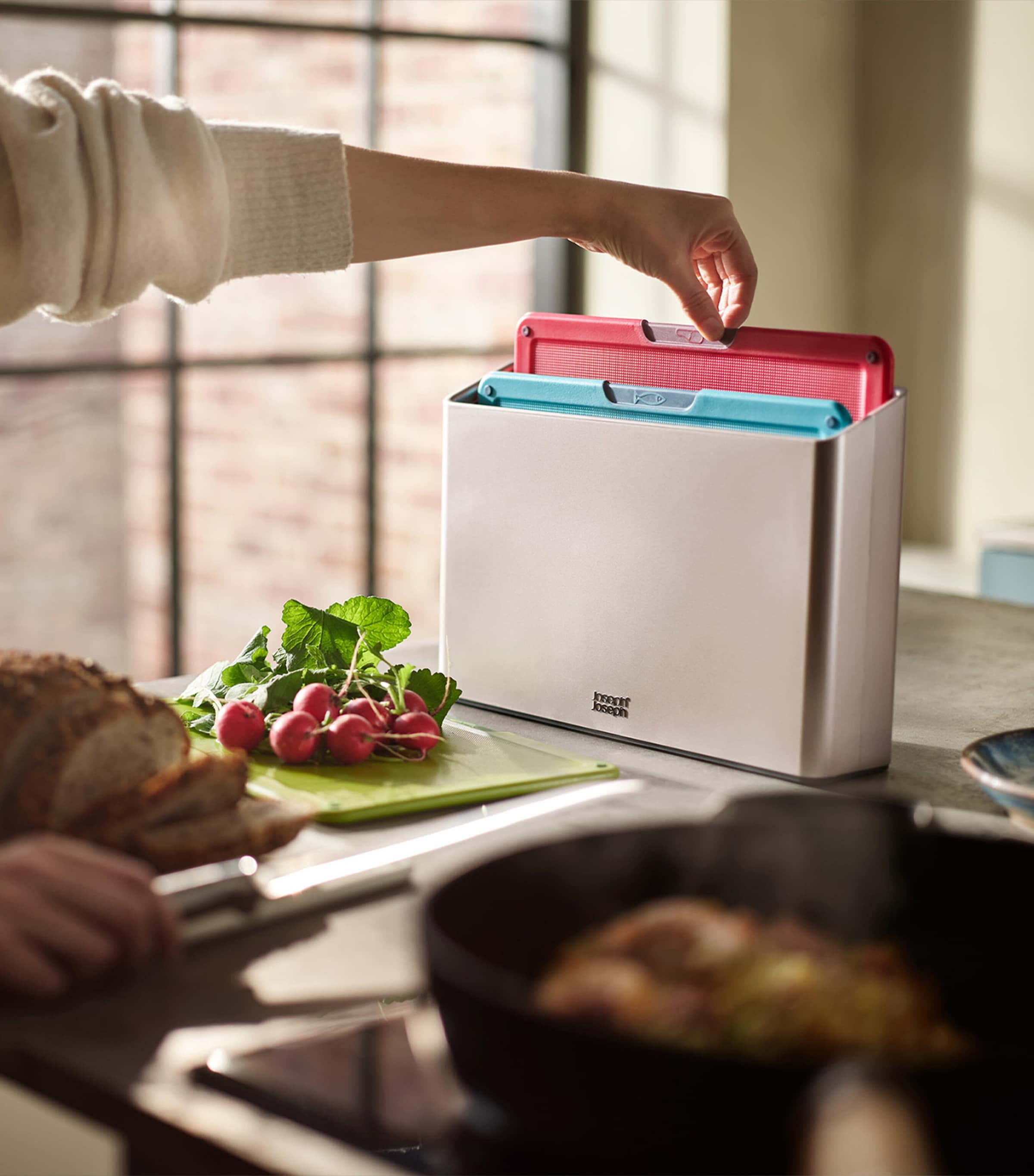 Folio Icon Chopping Boards (Set of 4) MULTI Image 3