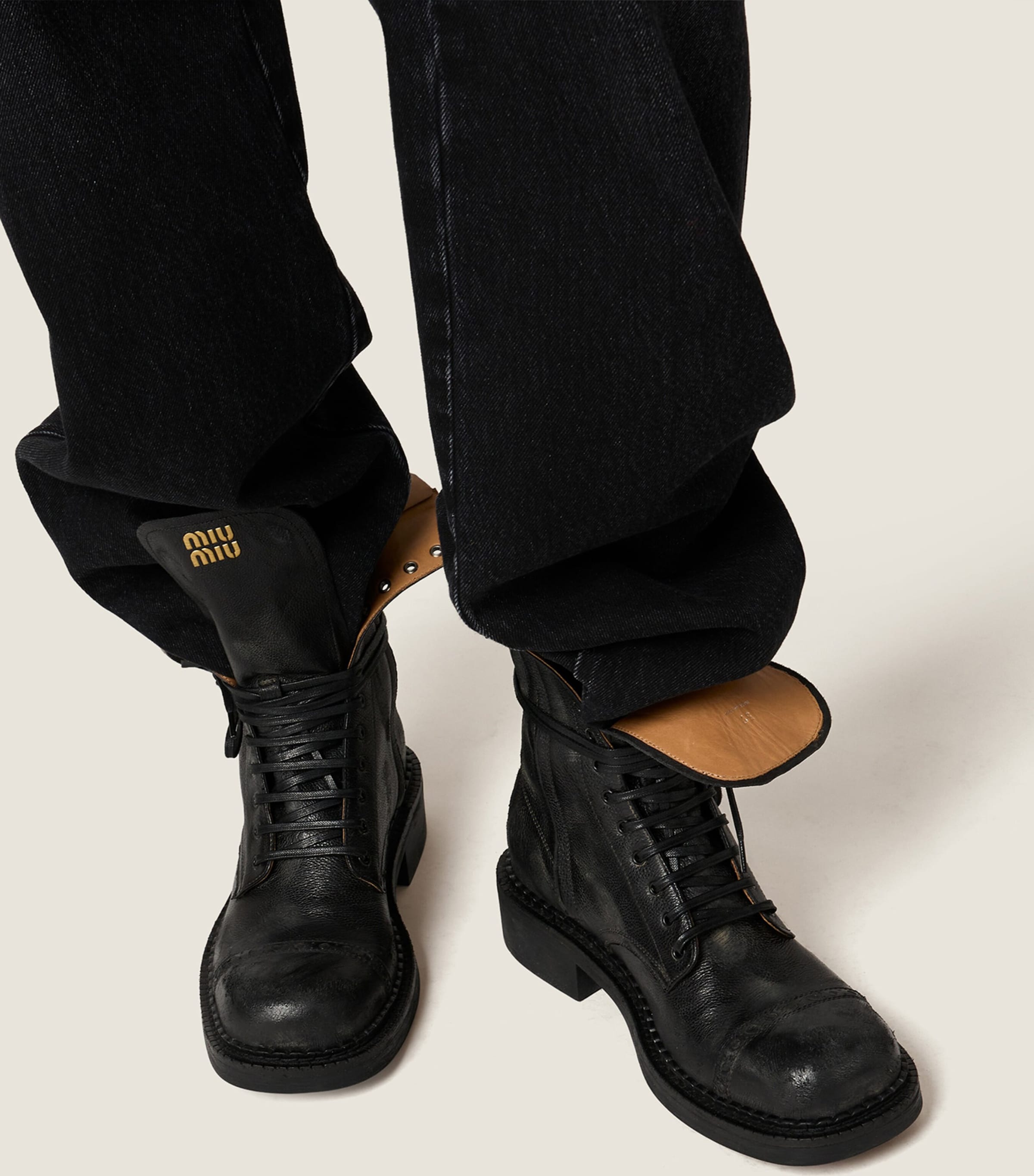 Low-Rise Jeans F0002 Image 6