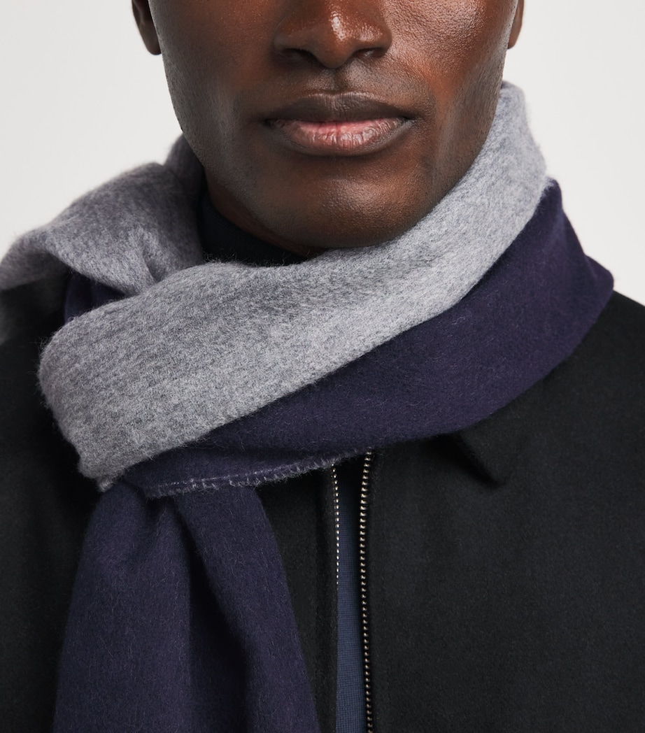 Johnstons Of Elgin Cashmere Double-Face Scarf Navy/grey Image 2