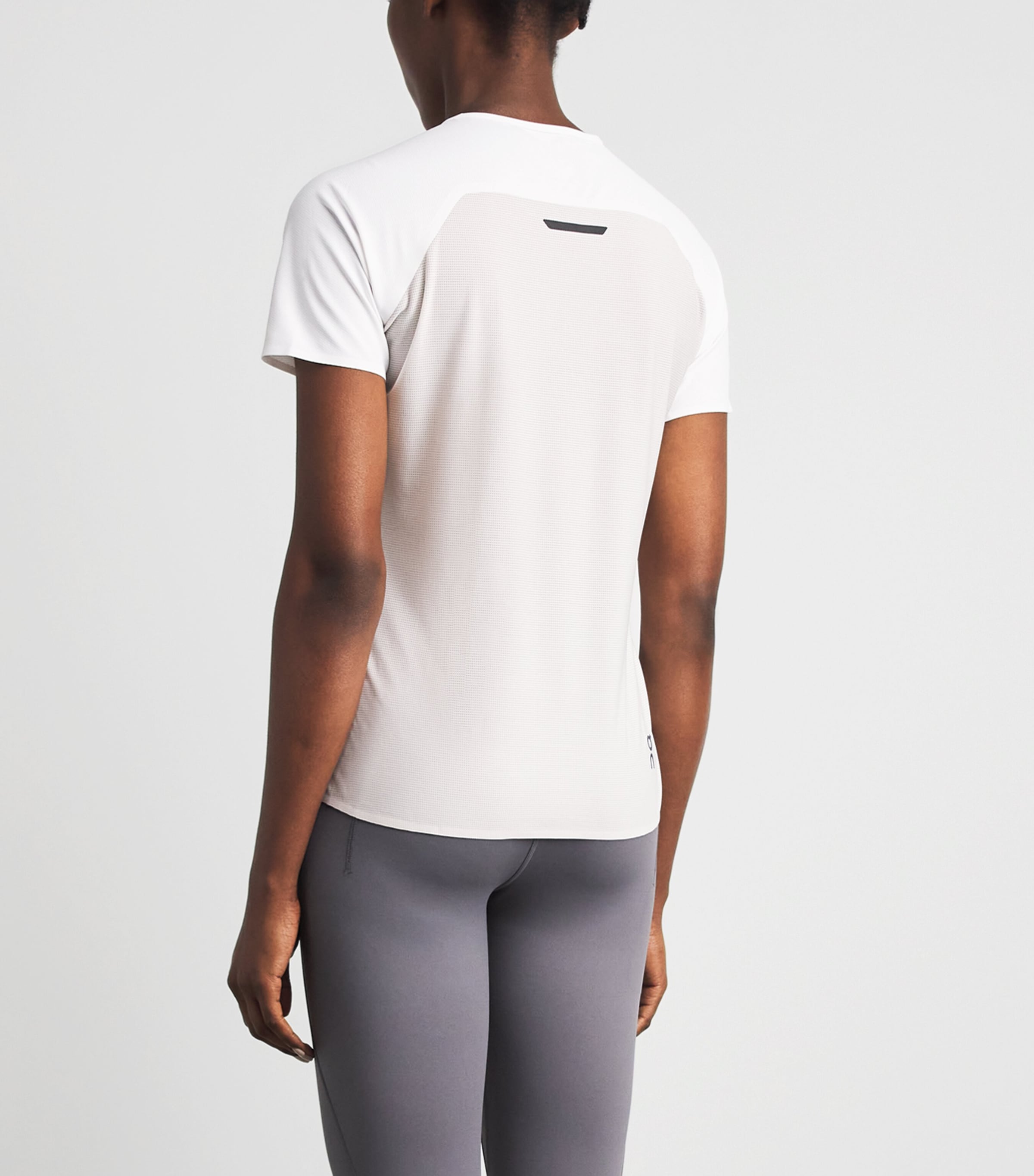 On Womens Performance T-Shirt White | Silver Image 5