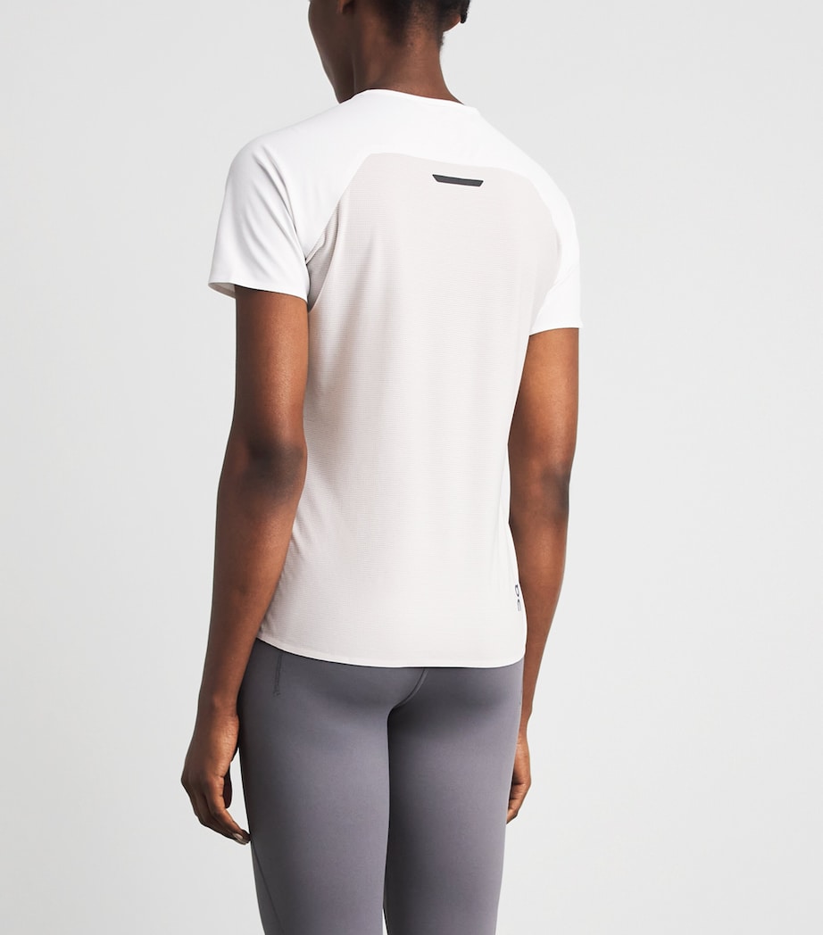 On Womens Performance T-Shirt White | Silver Image 5