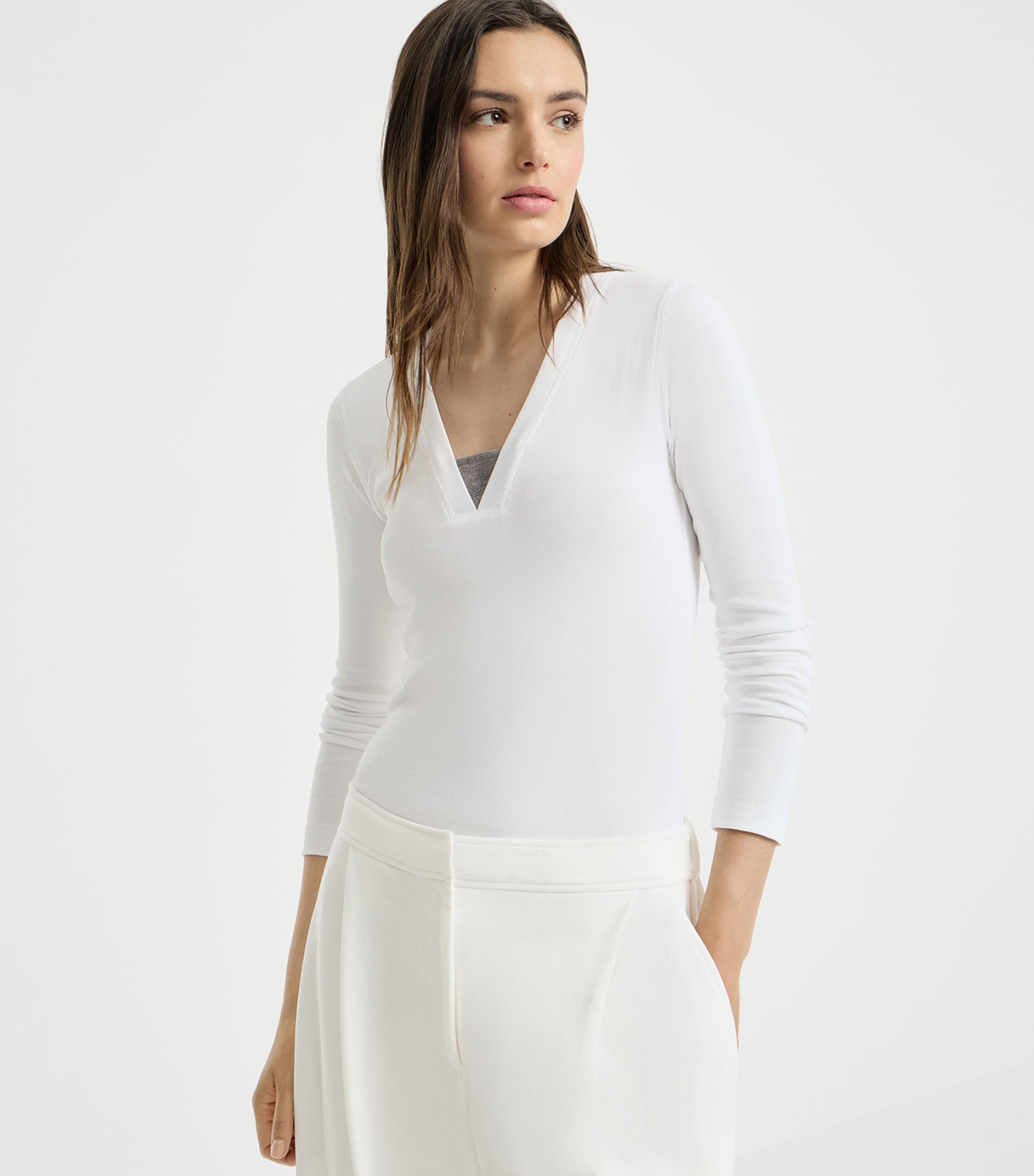 Brunello Cucinelli Womens Monili Long-Sleeve V-Neck T-Shirt White Image 2